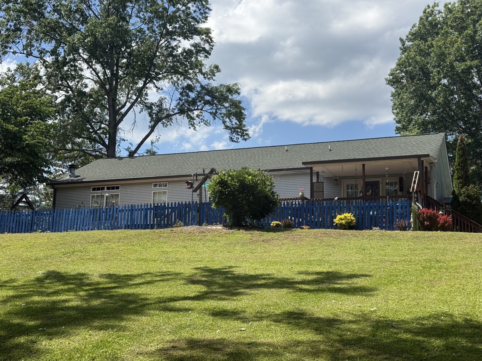 260 Willow Ln