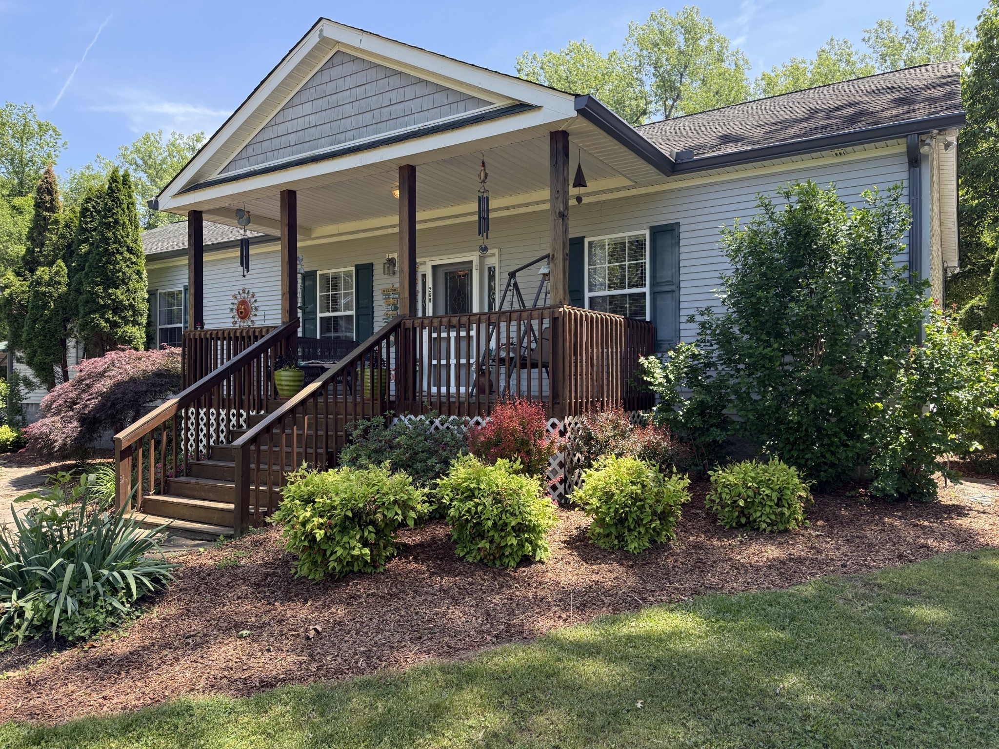 260 Willow Ln