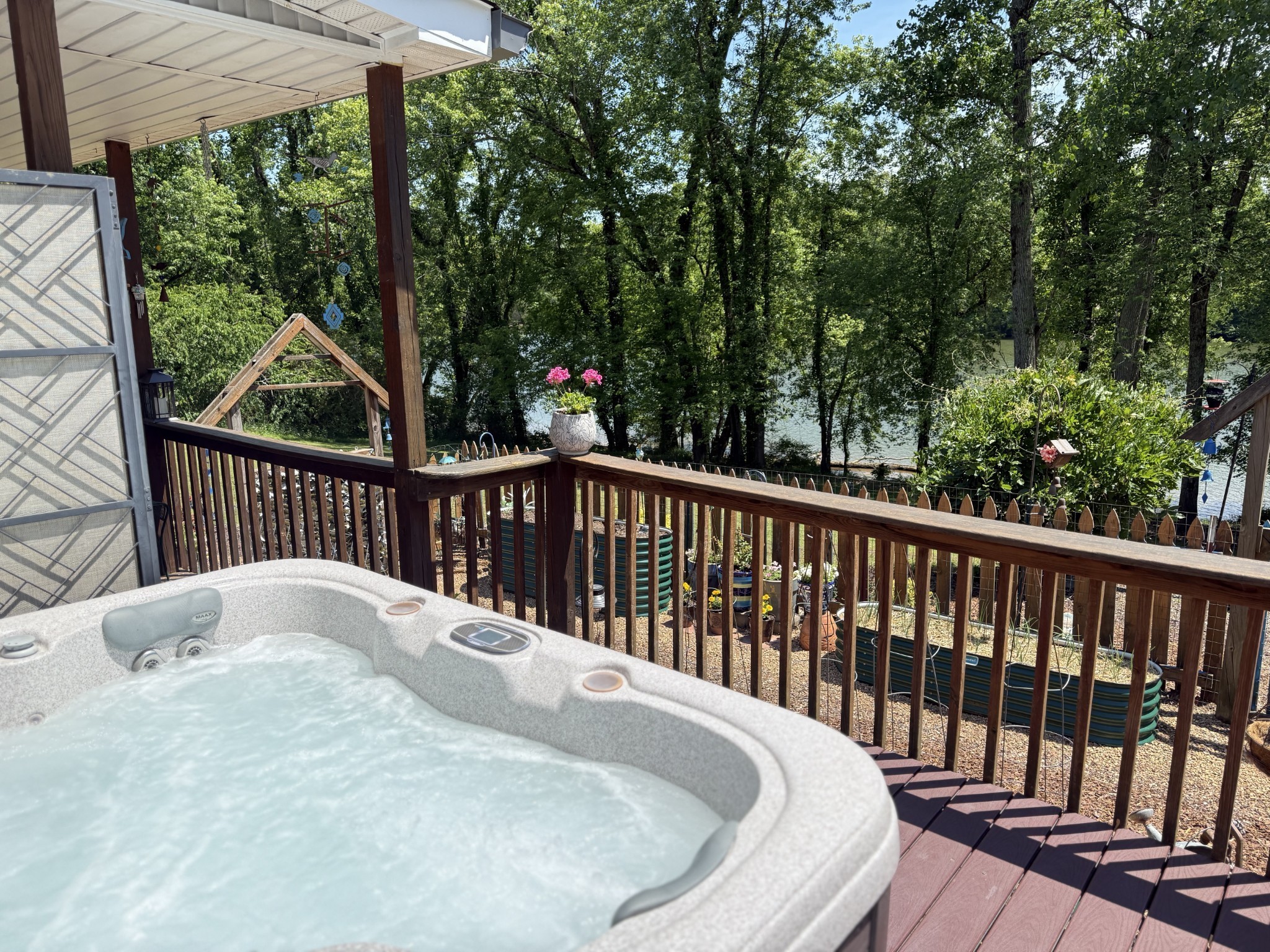 260 Willow Ln