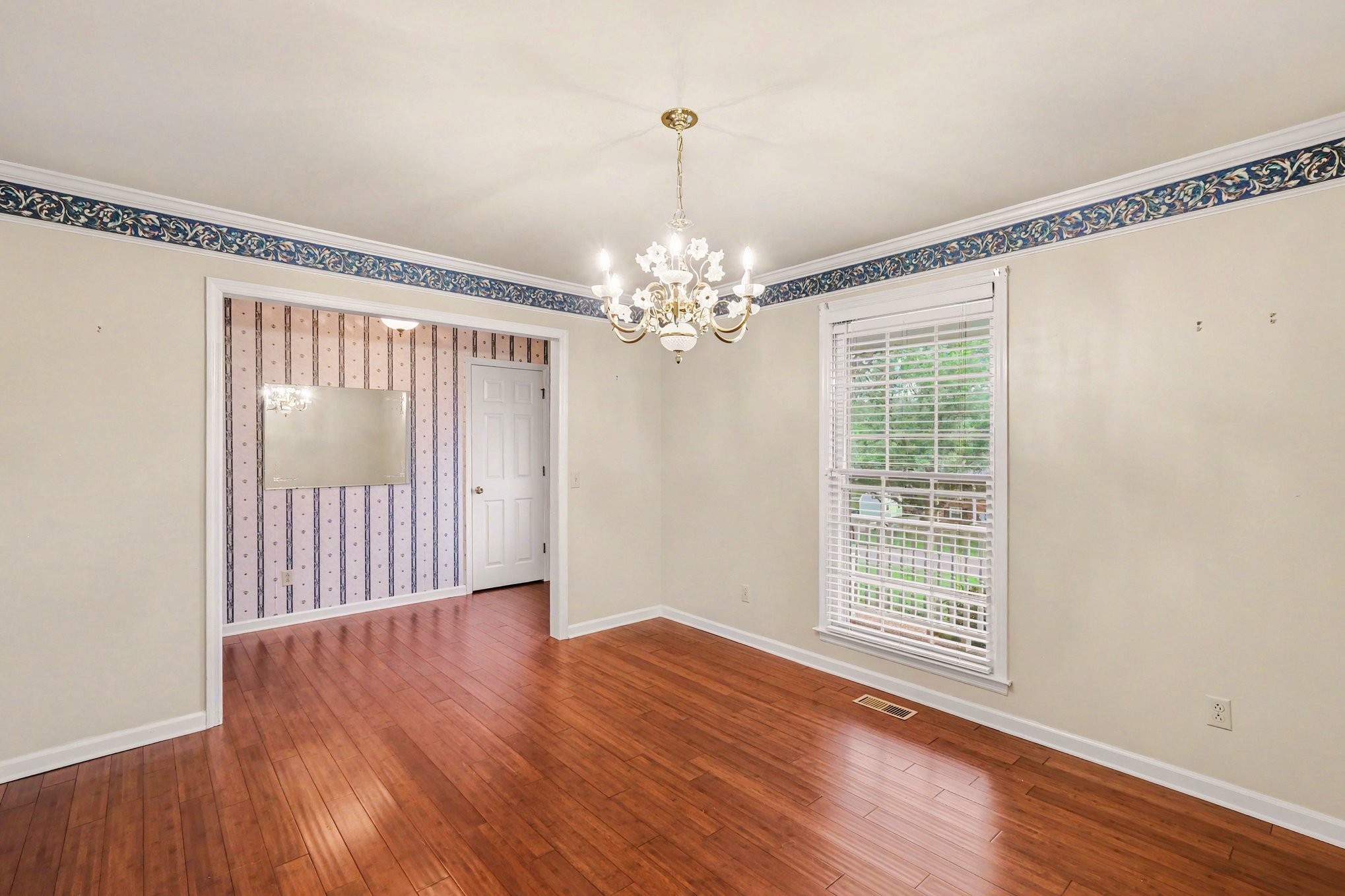 567 Glen Echo Dr
