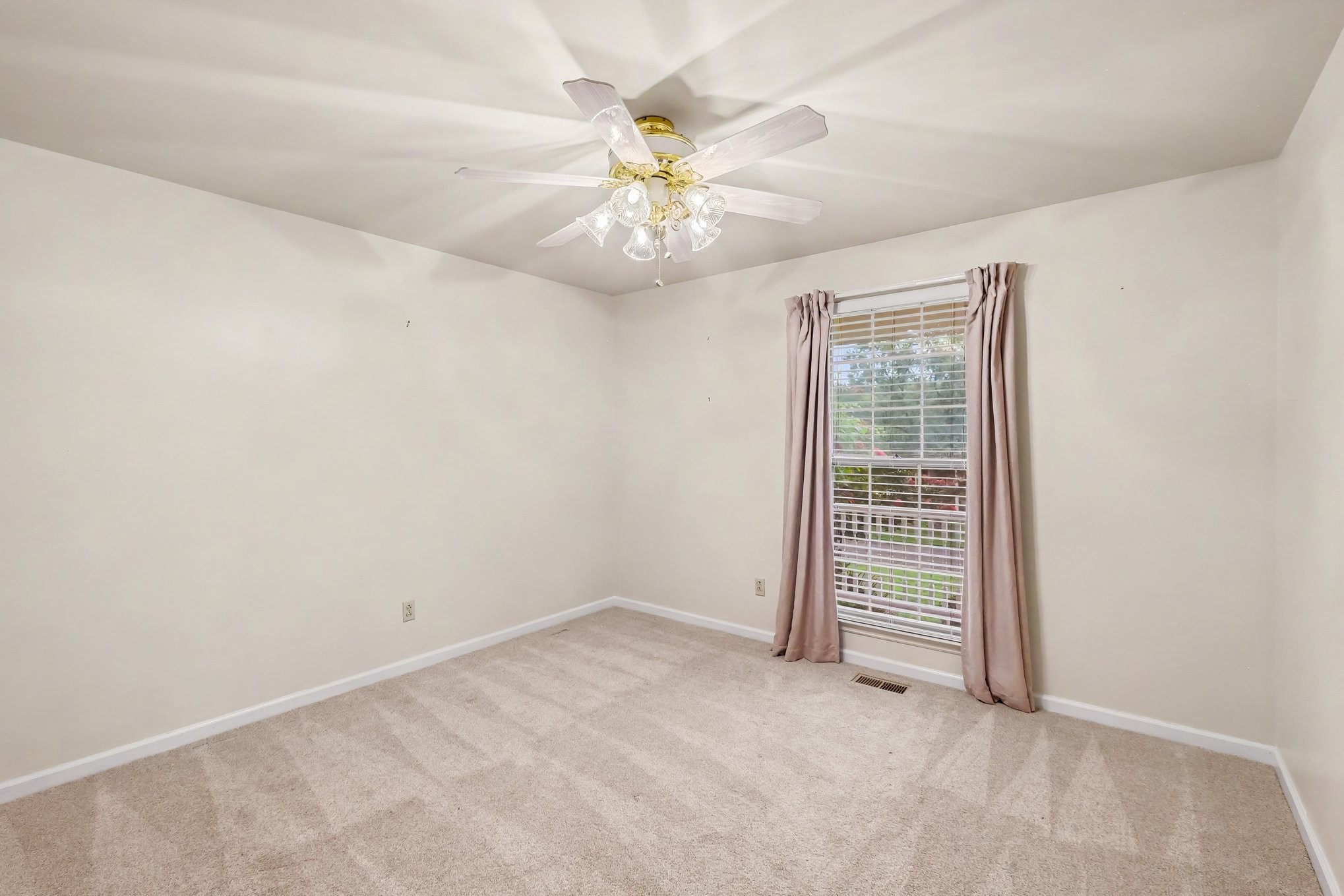 567 Glen Echo Dr