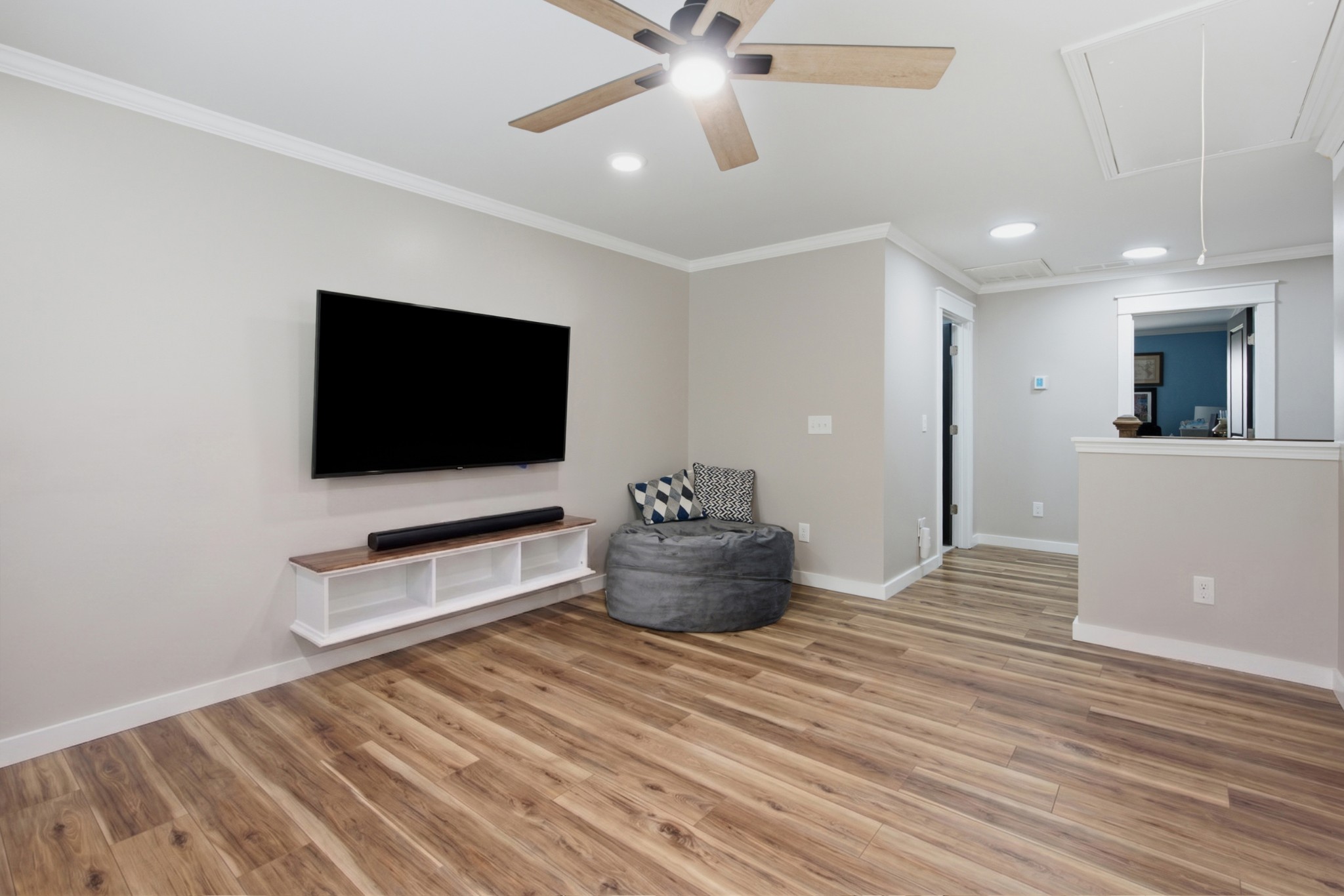 2130 Houston Bnd