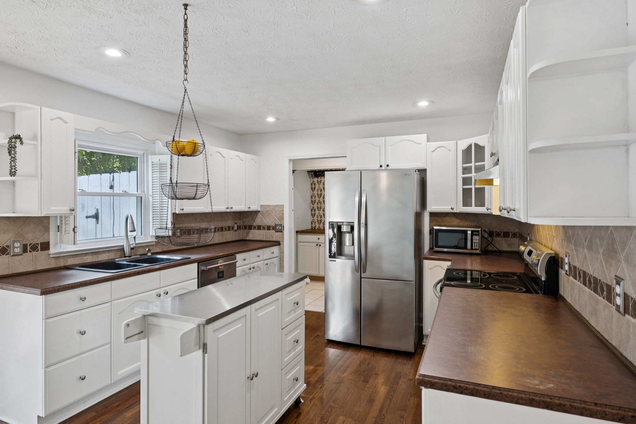 8988 Big Oak Dr