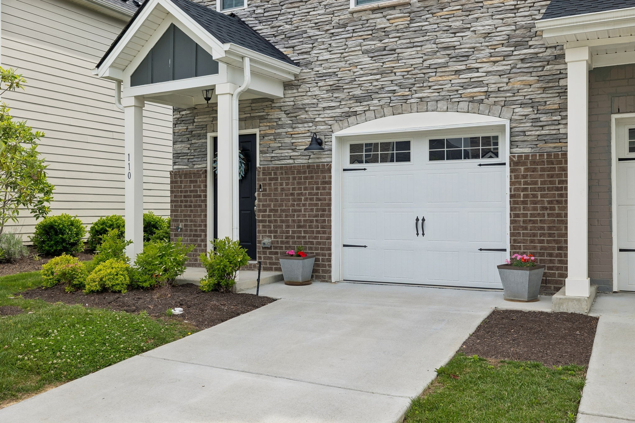 110 Brighton Ln