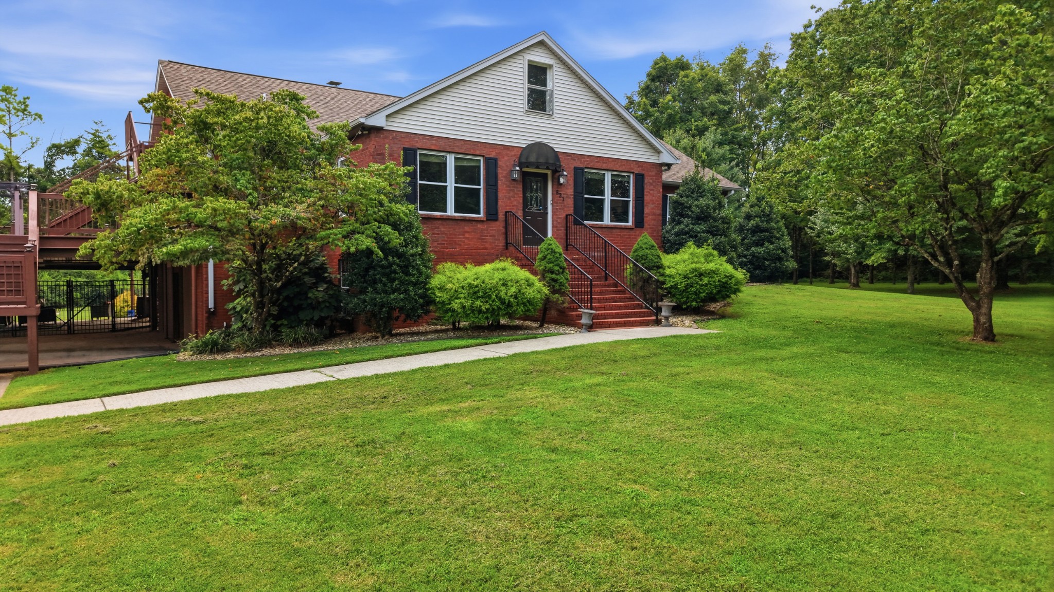 831 Osborne Ln