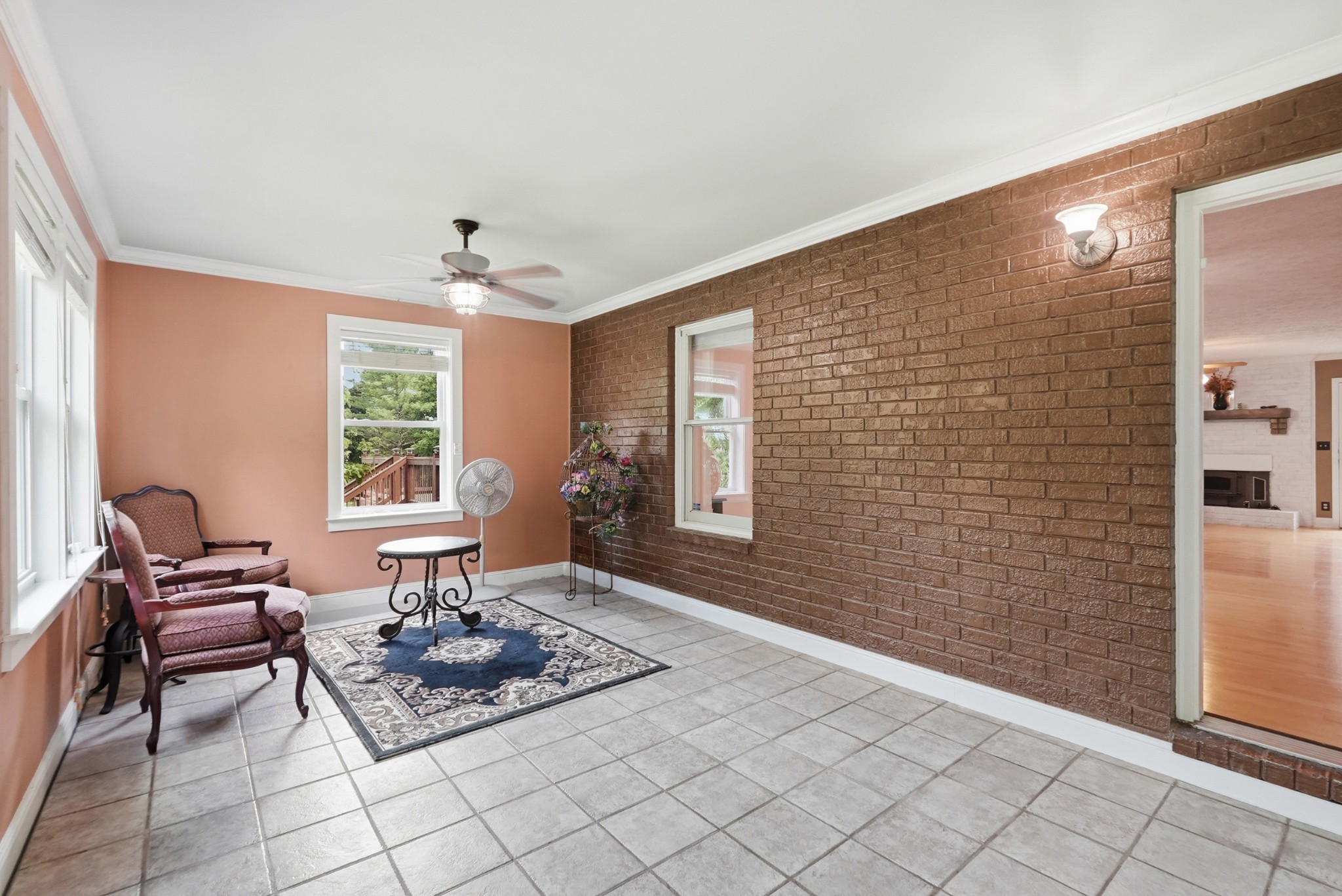 831 Osborne Ln