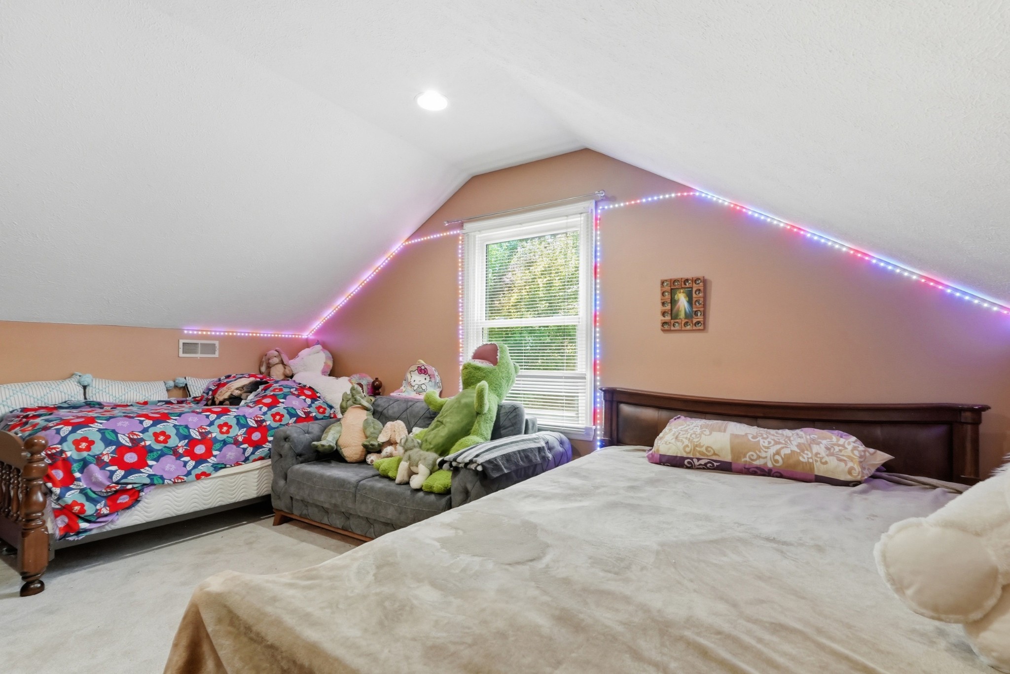 831 Osborne Ln