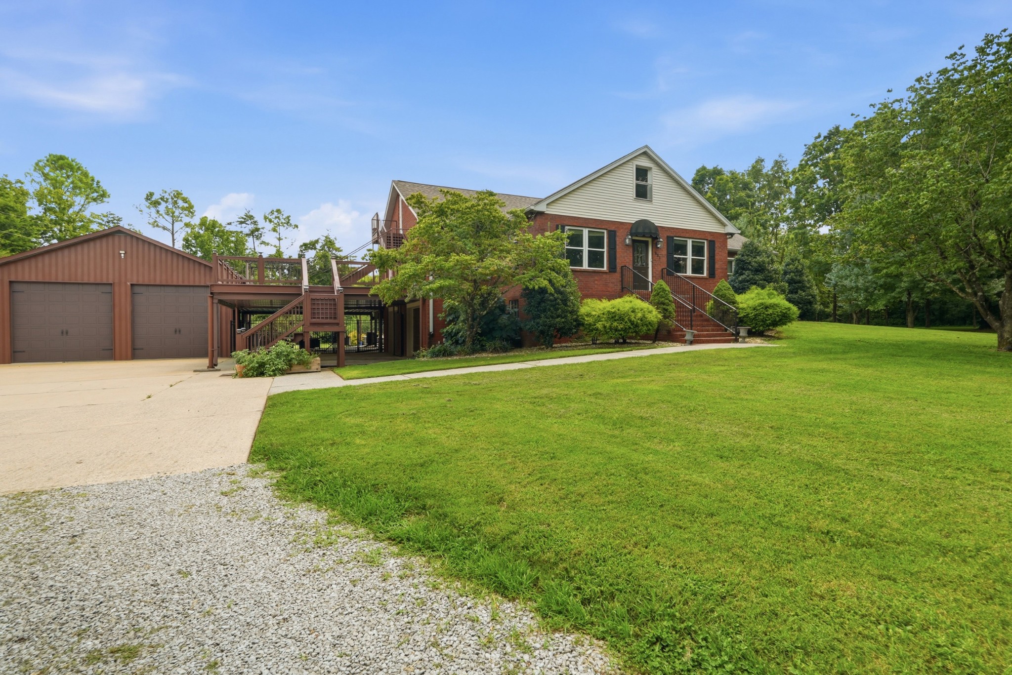 831 Osborne Ln
