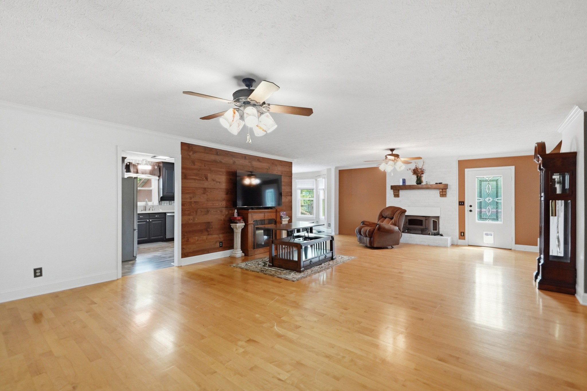 831 Osborne Ln