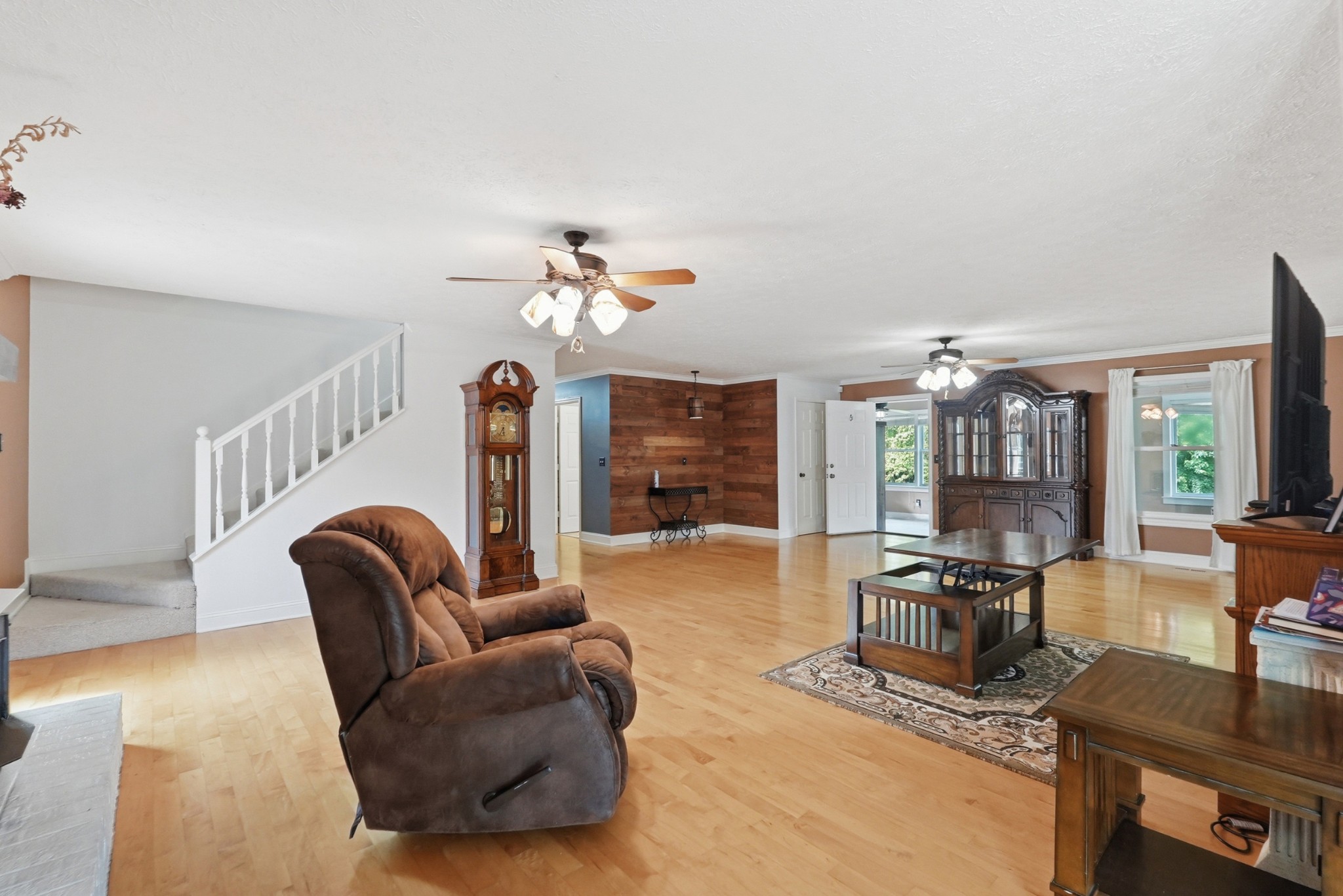 831 Osborne Ln