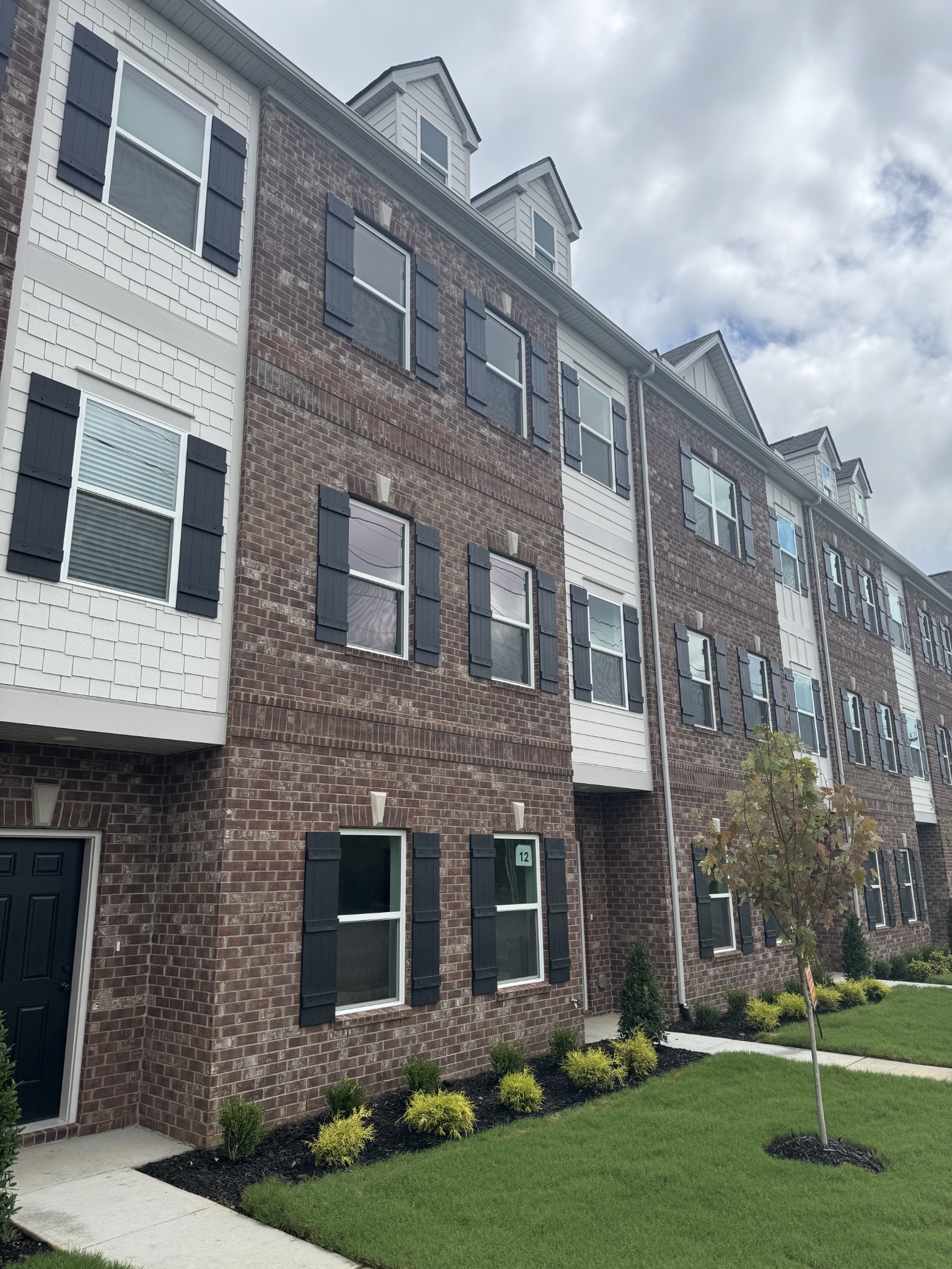 147 Rosebush Ln