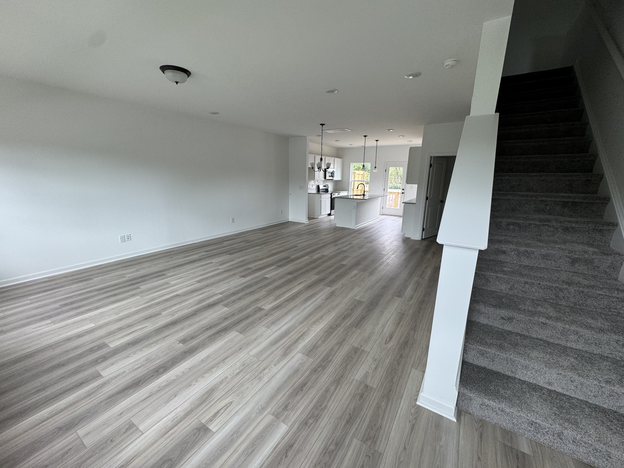 147 Rosebush Ln