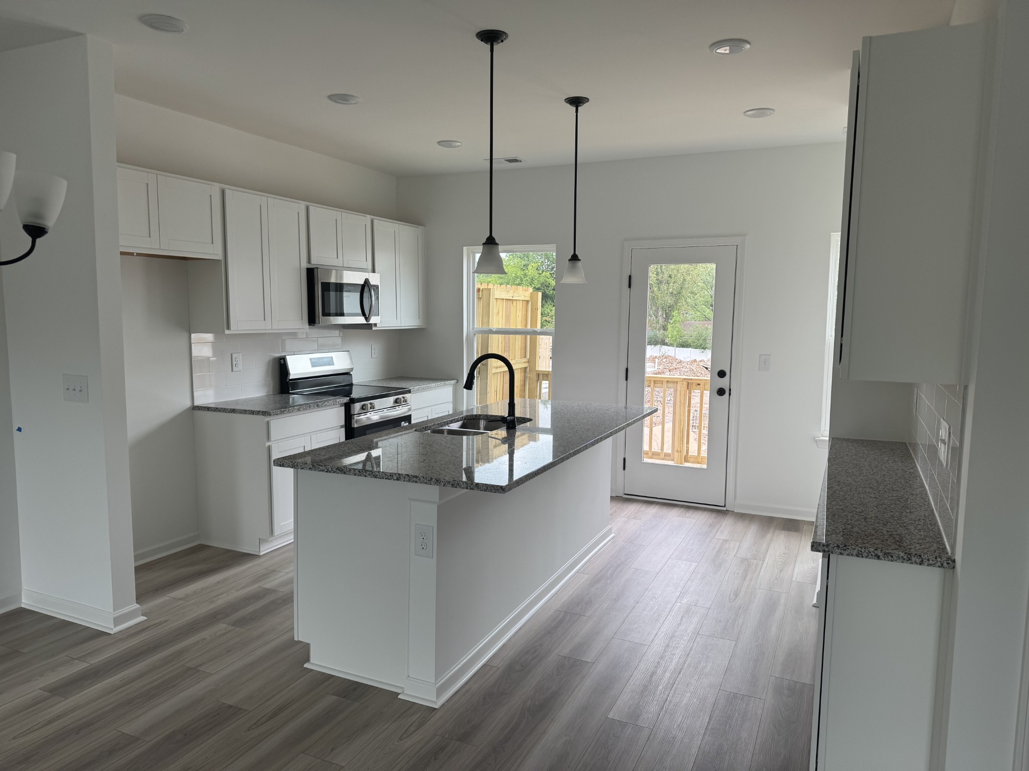 147 Rosebush Ln
