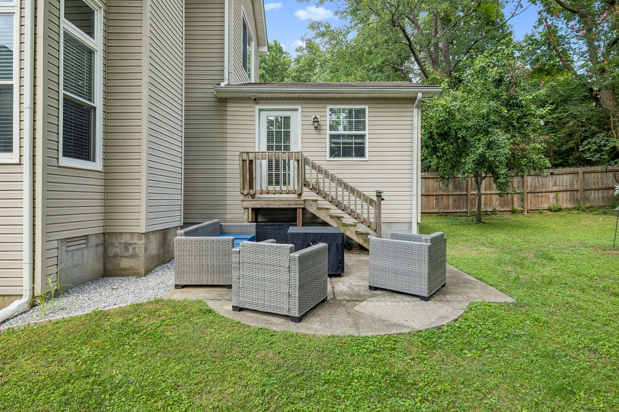 5506 Knollcrest