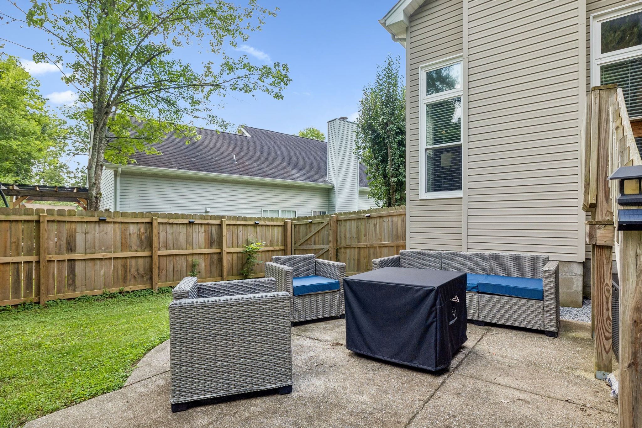 5506 Knollcrest