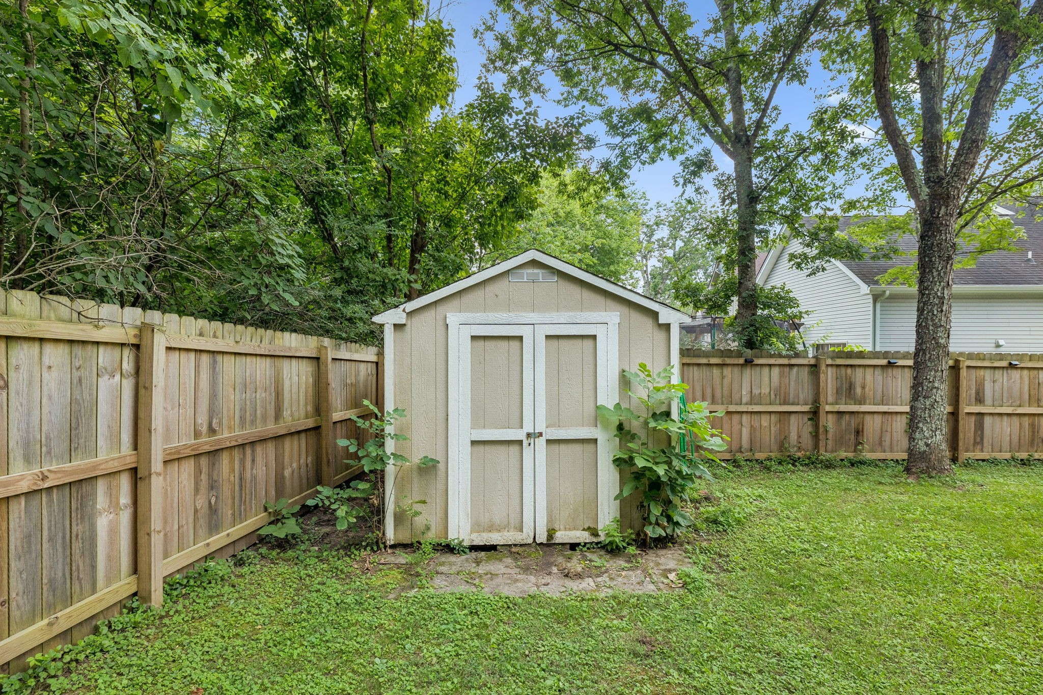 5506 Knollcrest