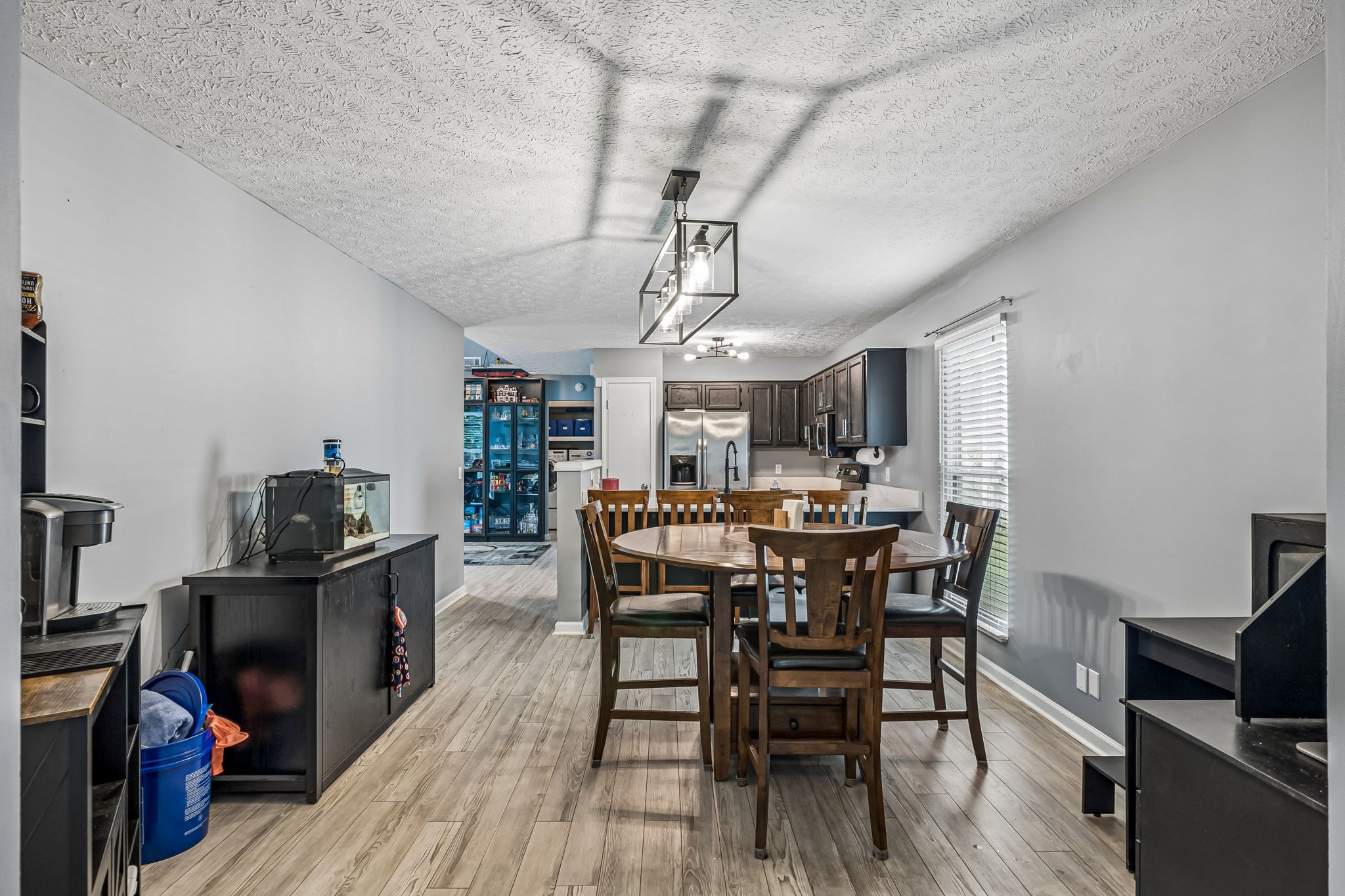 5506 Knollcrest