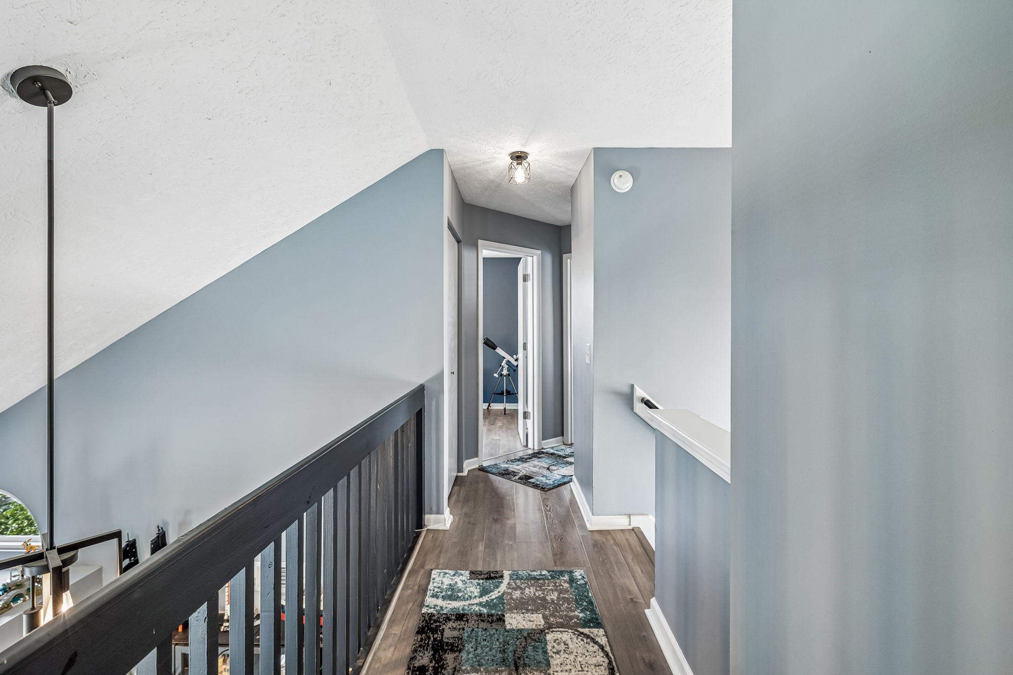 5506 Knollcrest
