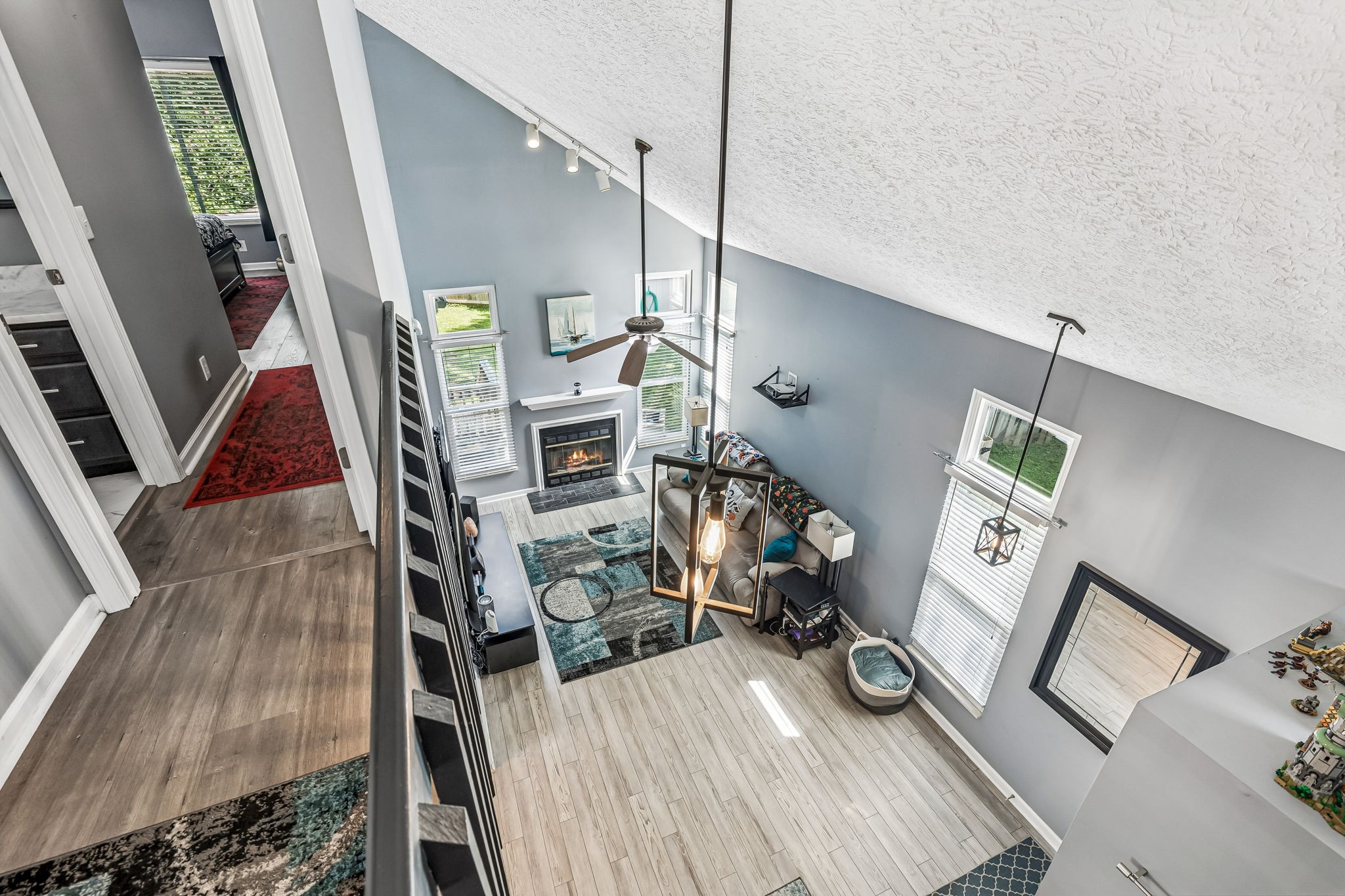 5506 Knollcrest