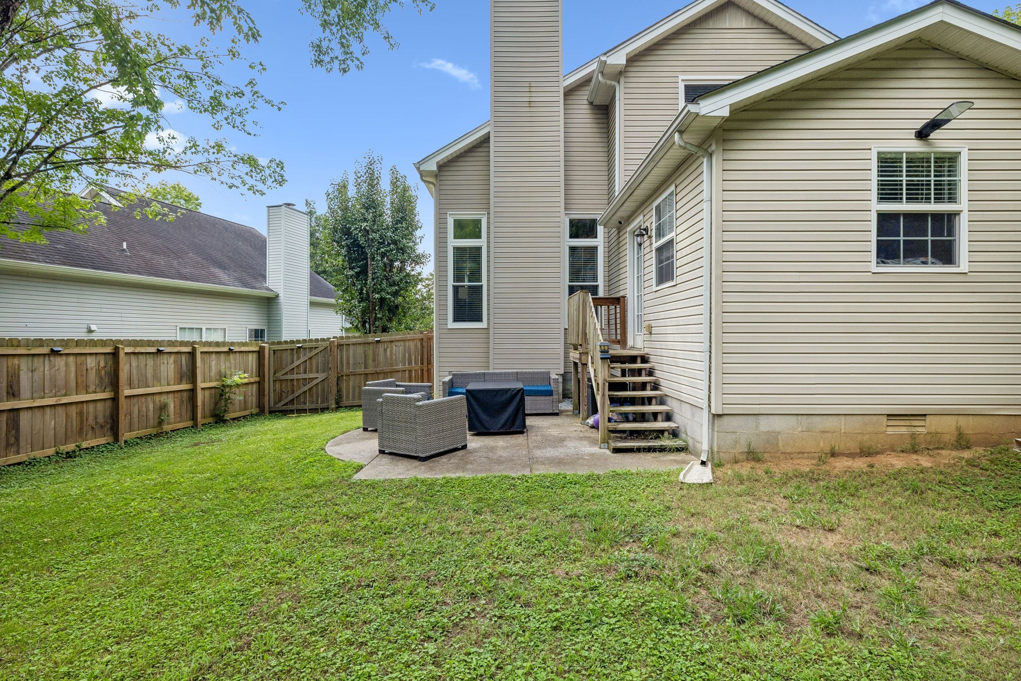 5506 Knollcrest