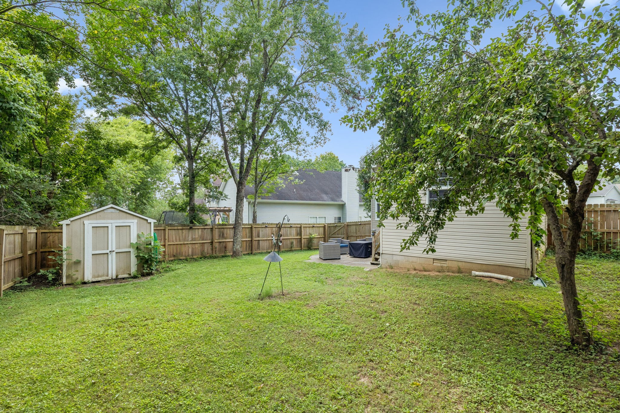 5506 Knollcrest