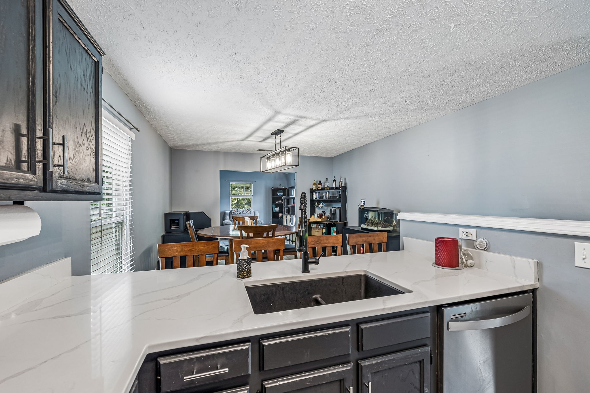 5506 Knollcrest