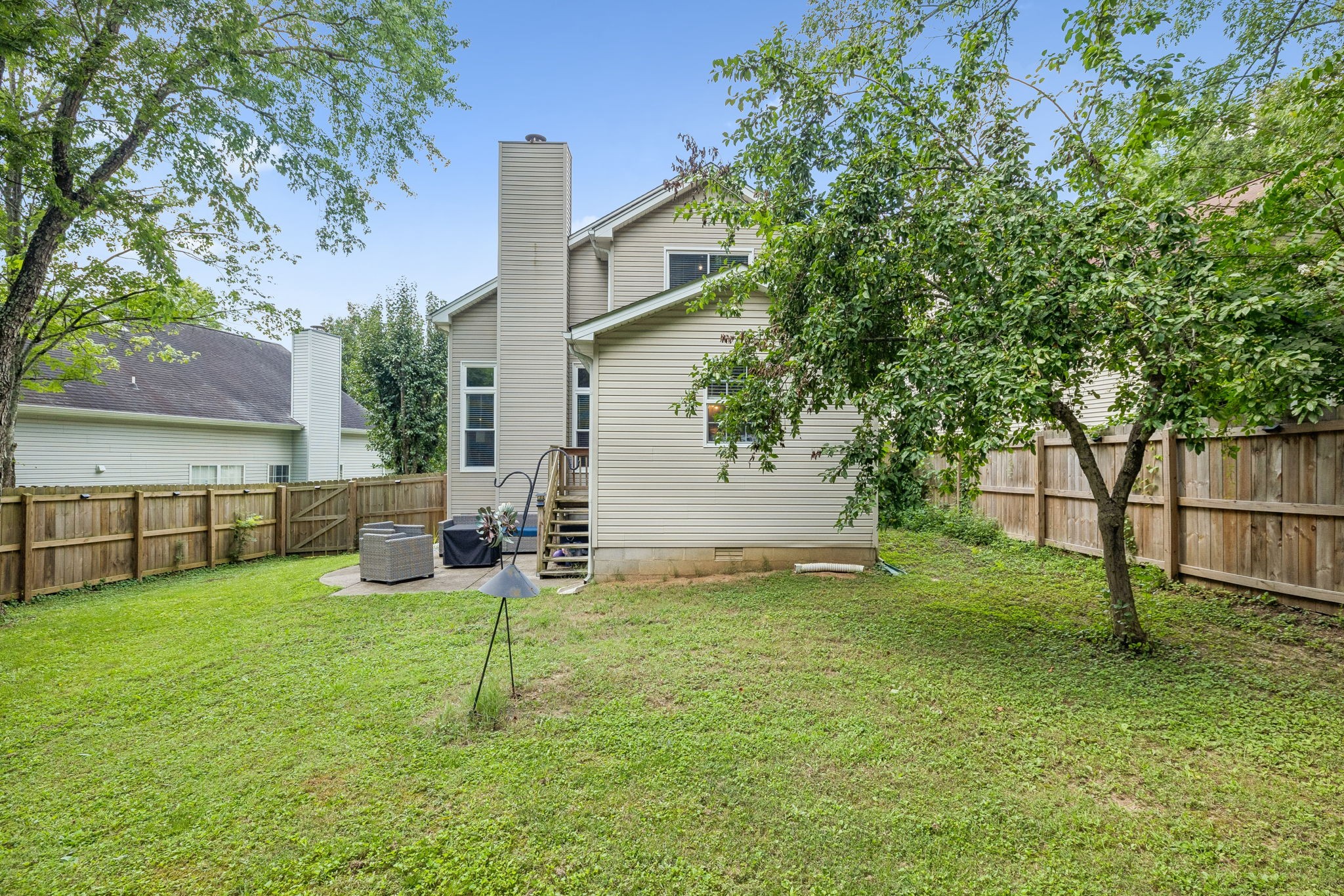 5506 Knollcrest