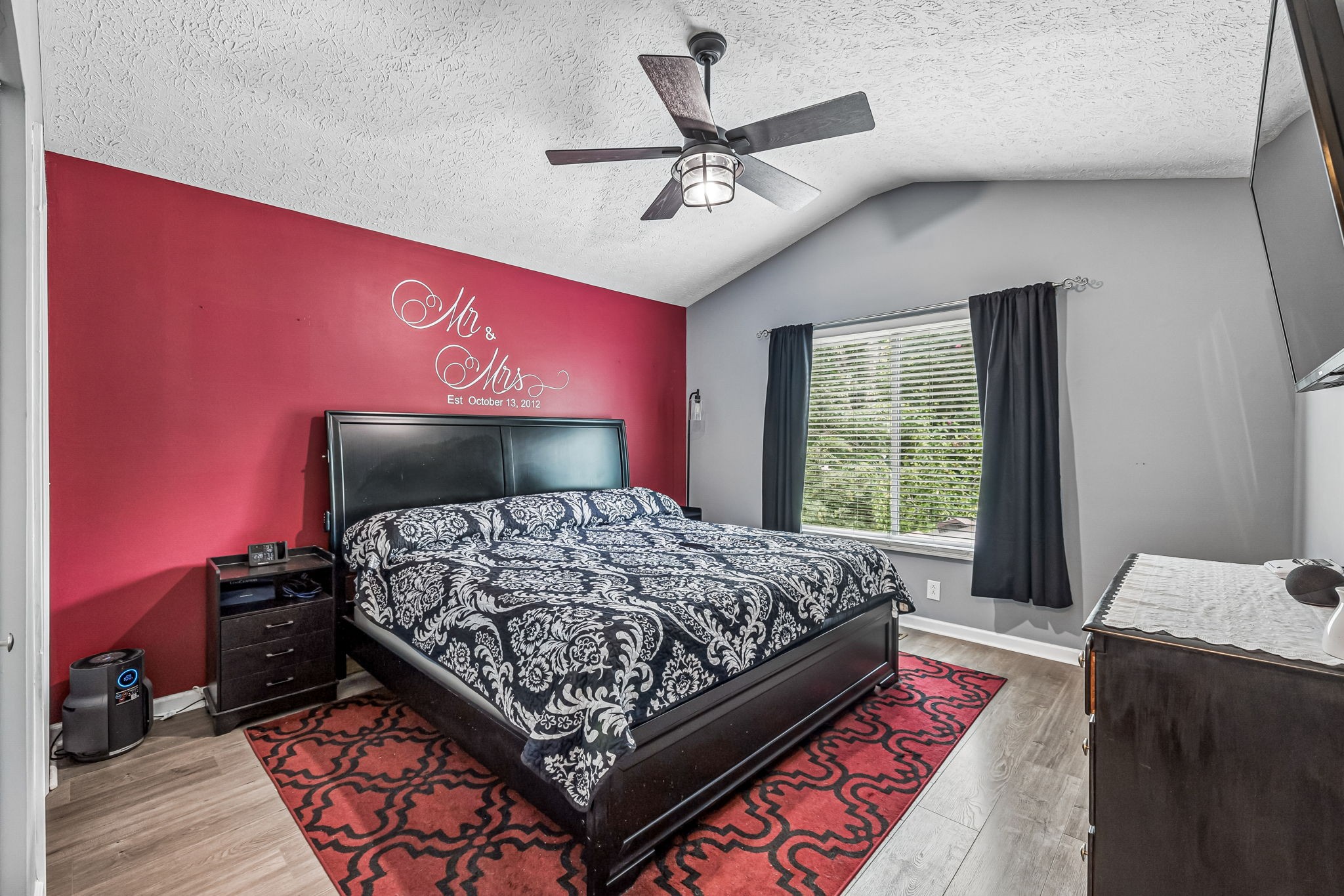 5506 Knollcrest