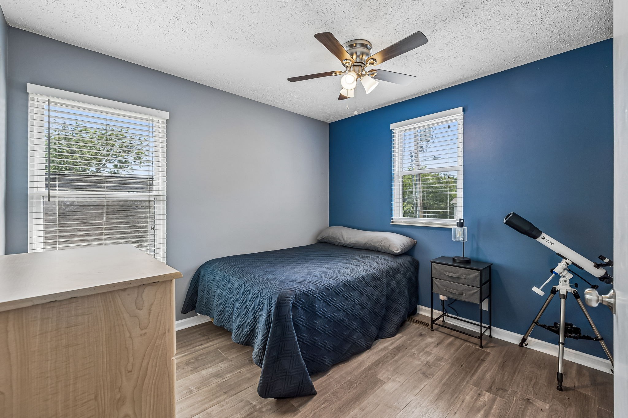 5506 Knollcrest