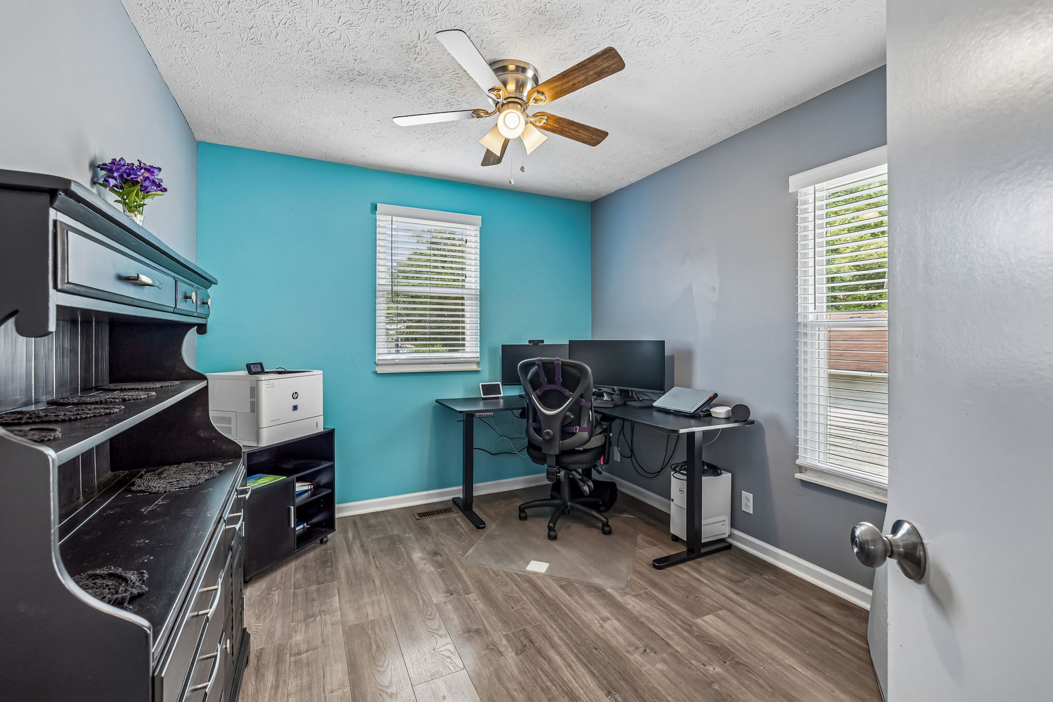 5506 Knollcrest