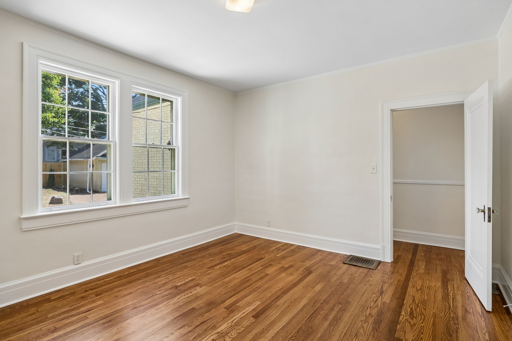 216 Lauderdale Rd