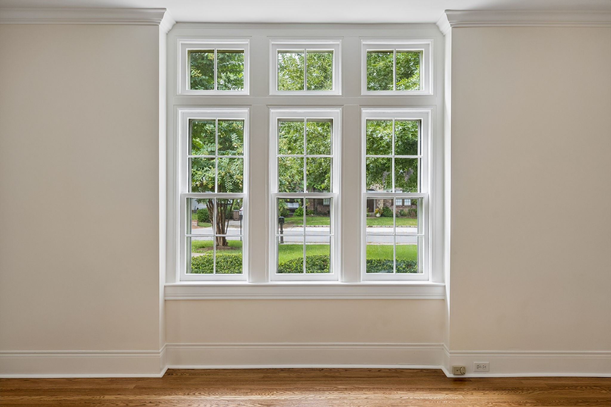 216 Lauderdale Rd