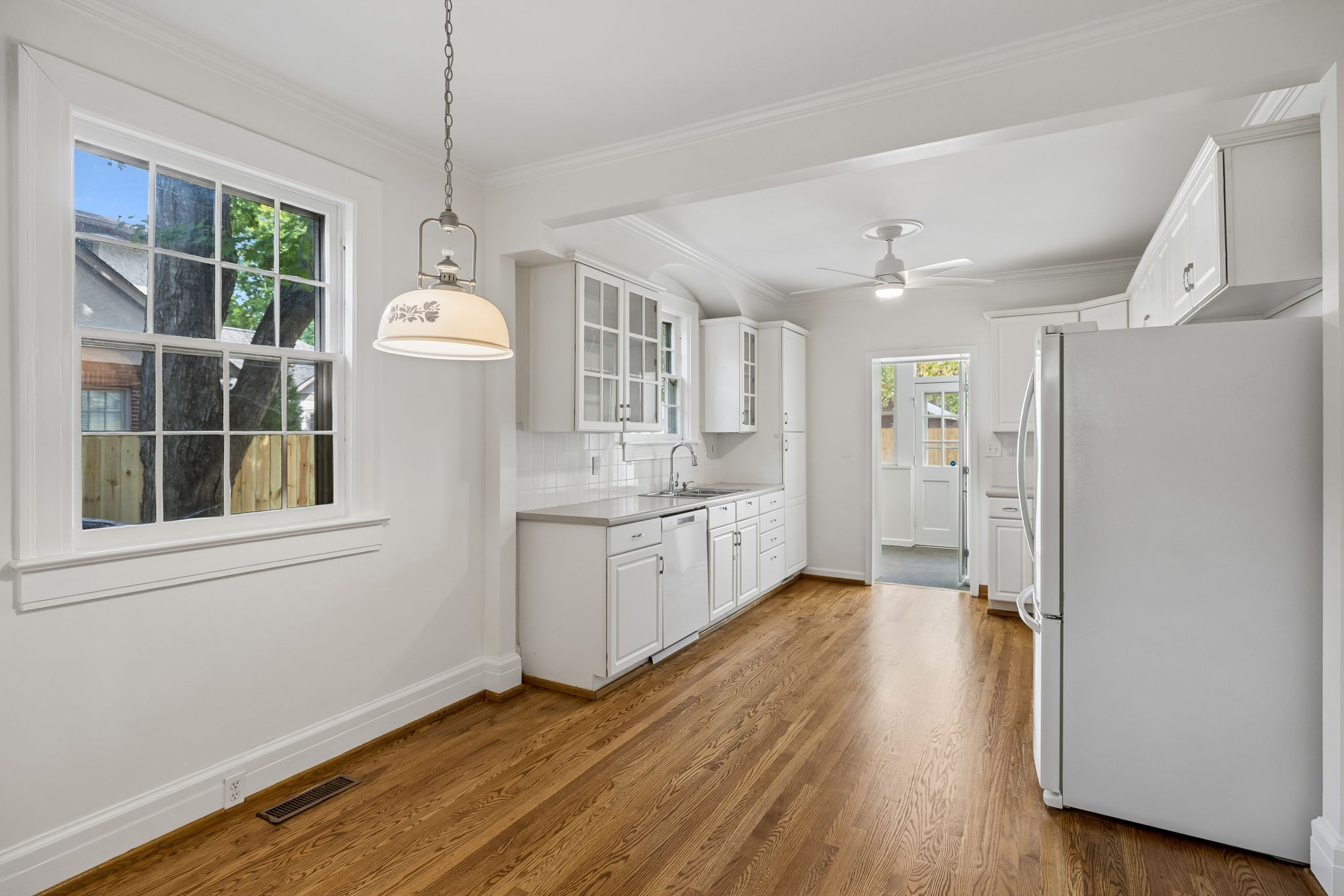 216 Lauderdale Rd