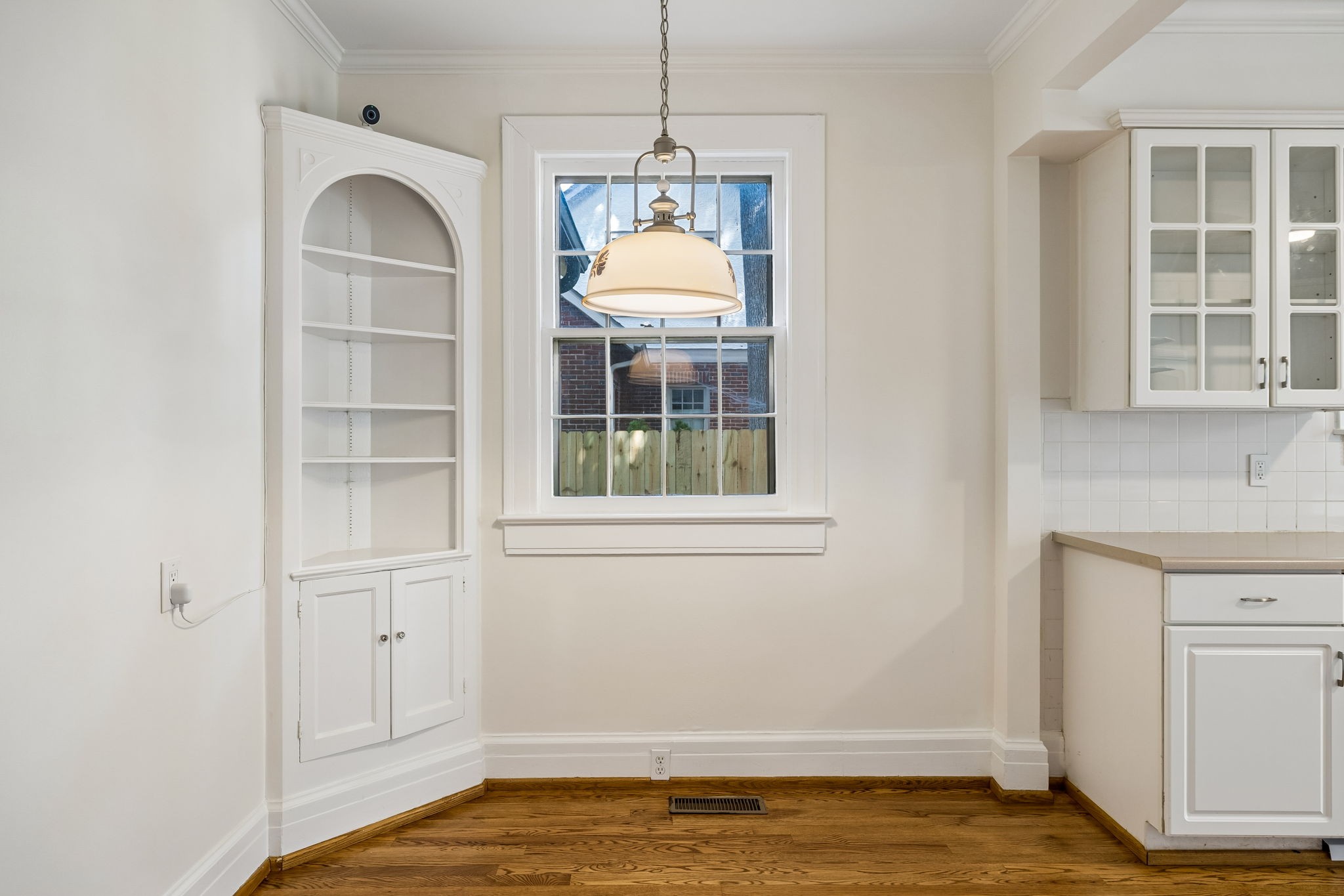 216 Lauderdale Rd