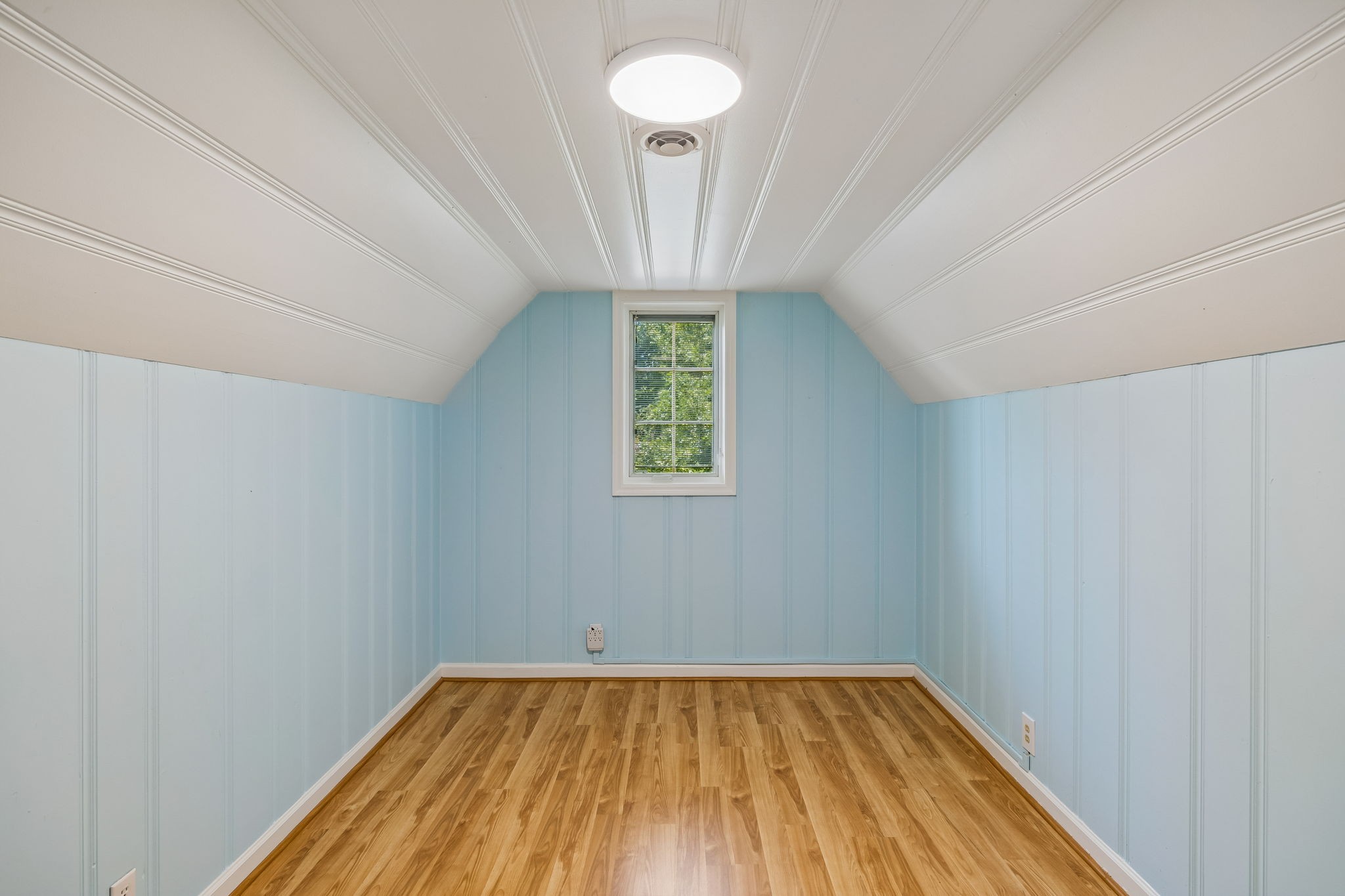 216 Lauderdale Rd