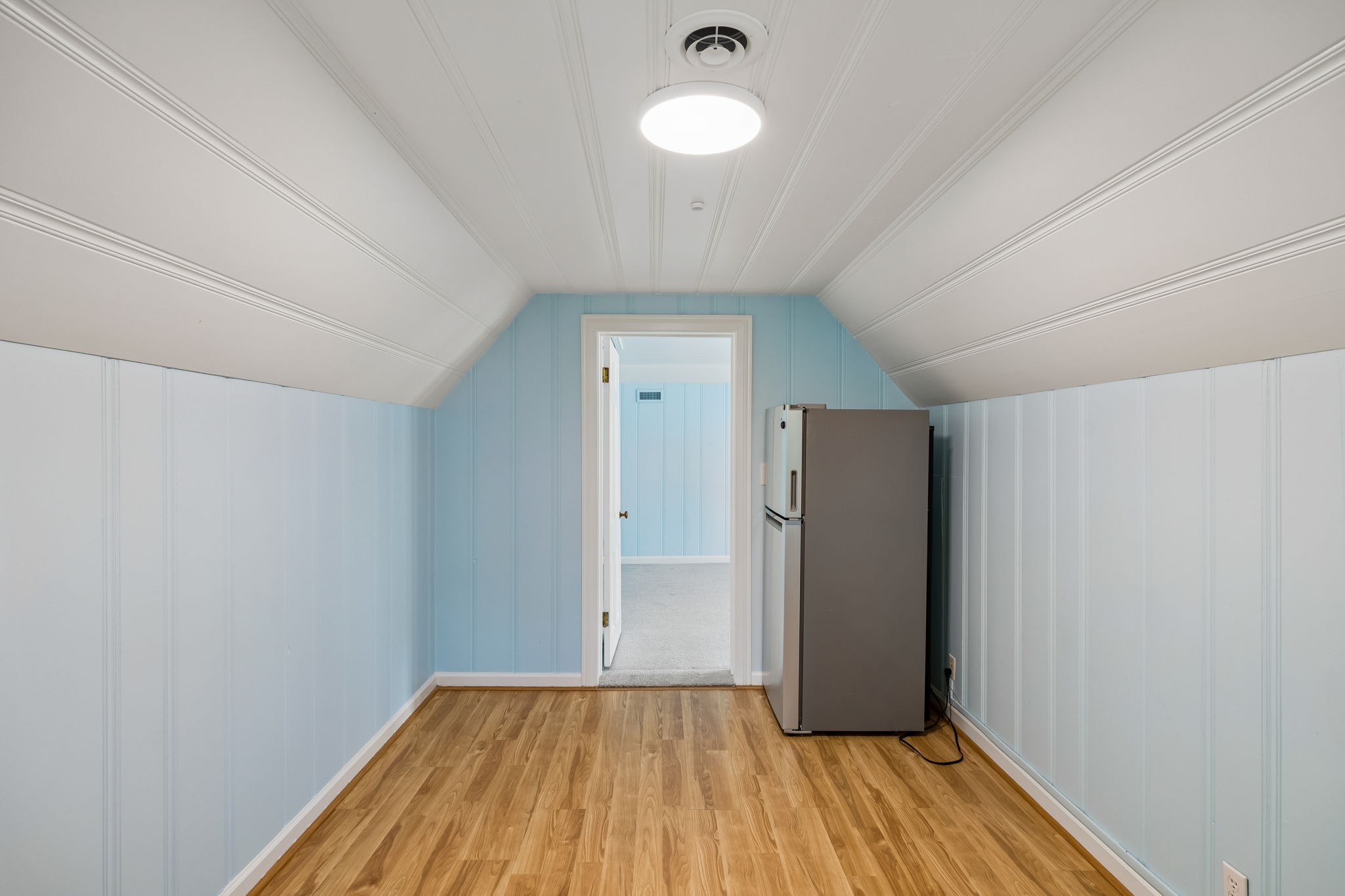 216 Lauderdale Rd
