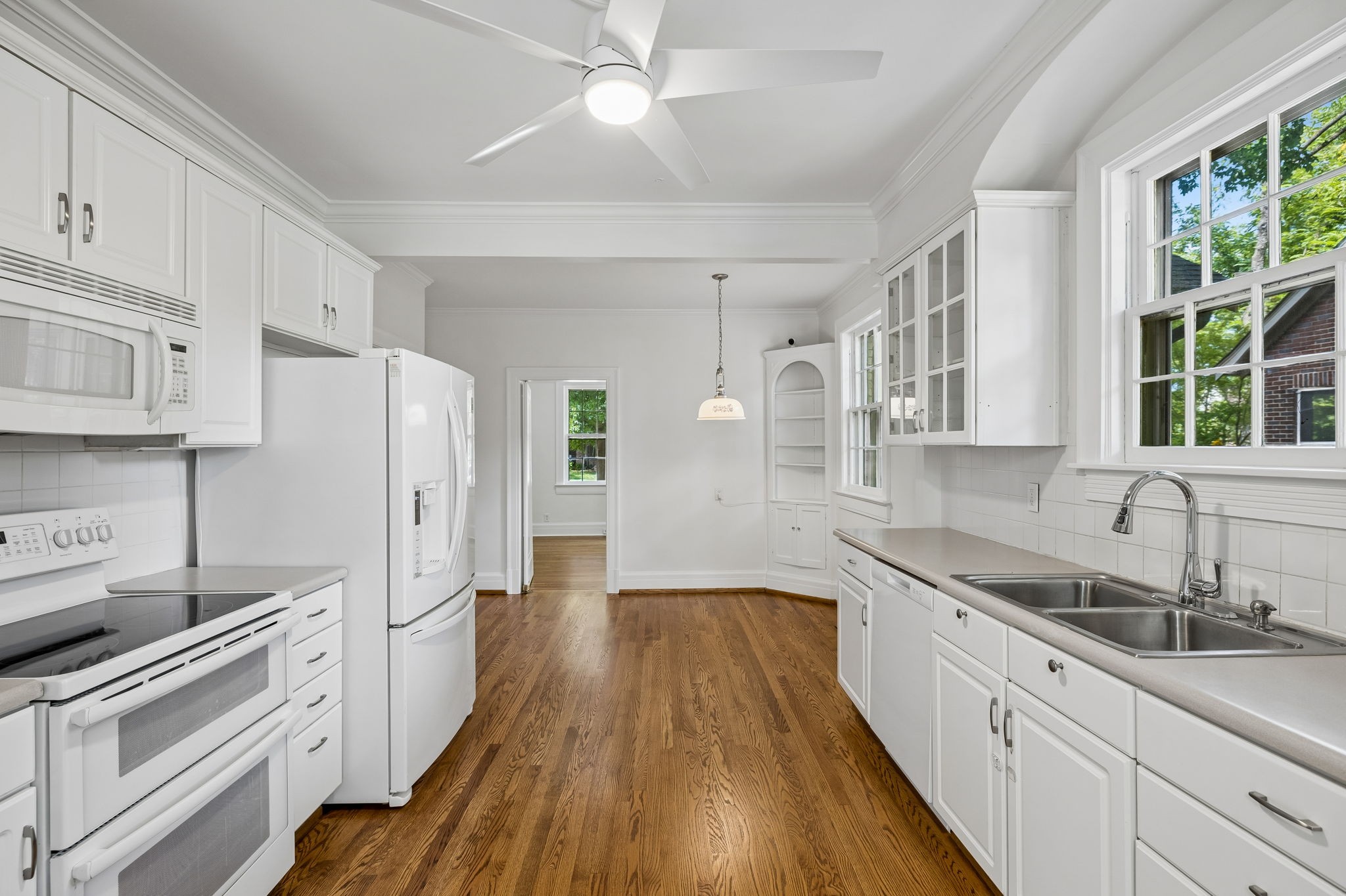 216 Lauderdale Rd