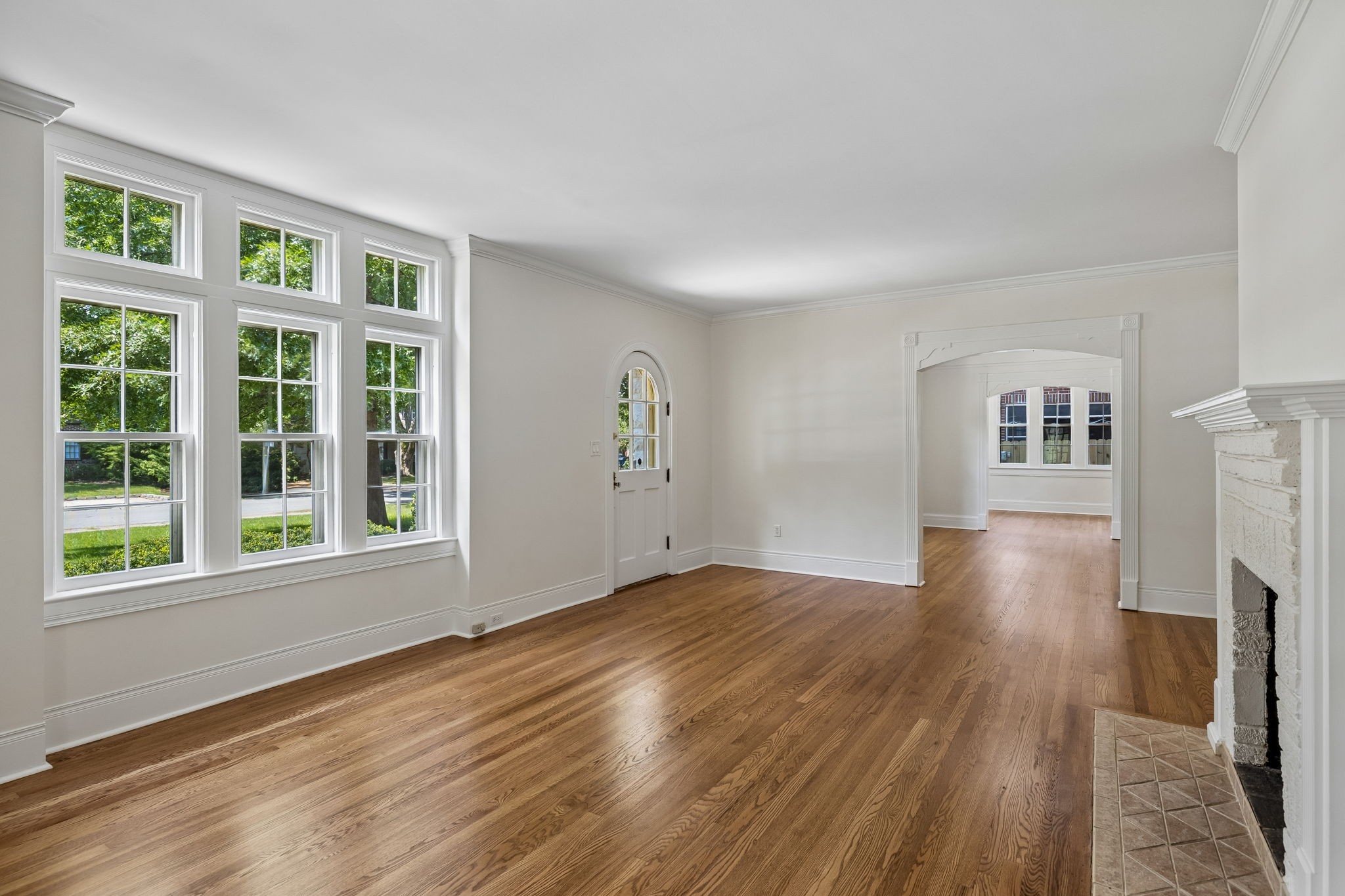 216 Lauderdale Rd