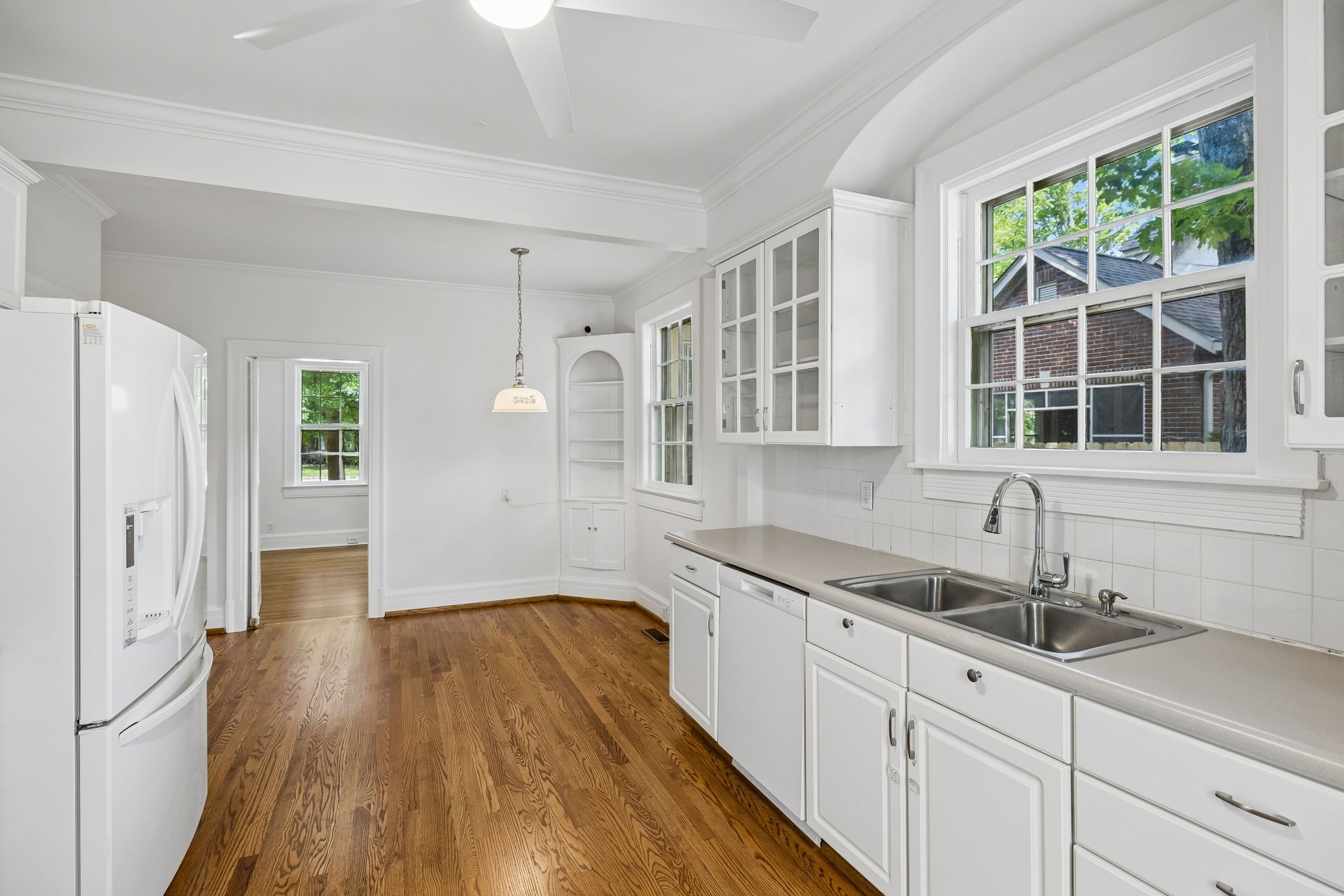 216 Lauderdale Rd
