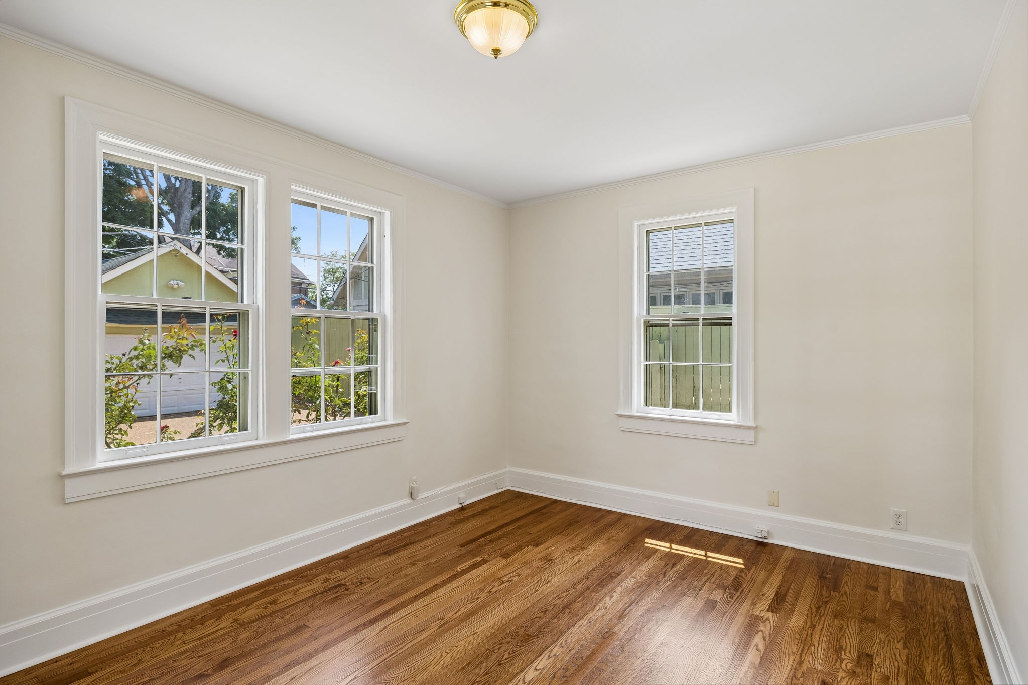 216 Lauderdale Rd