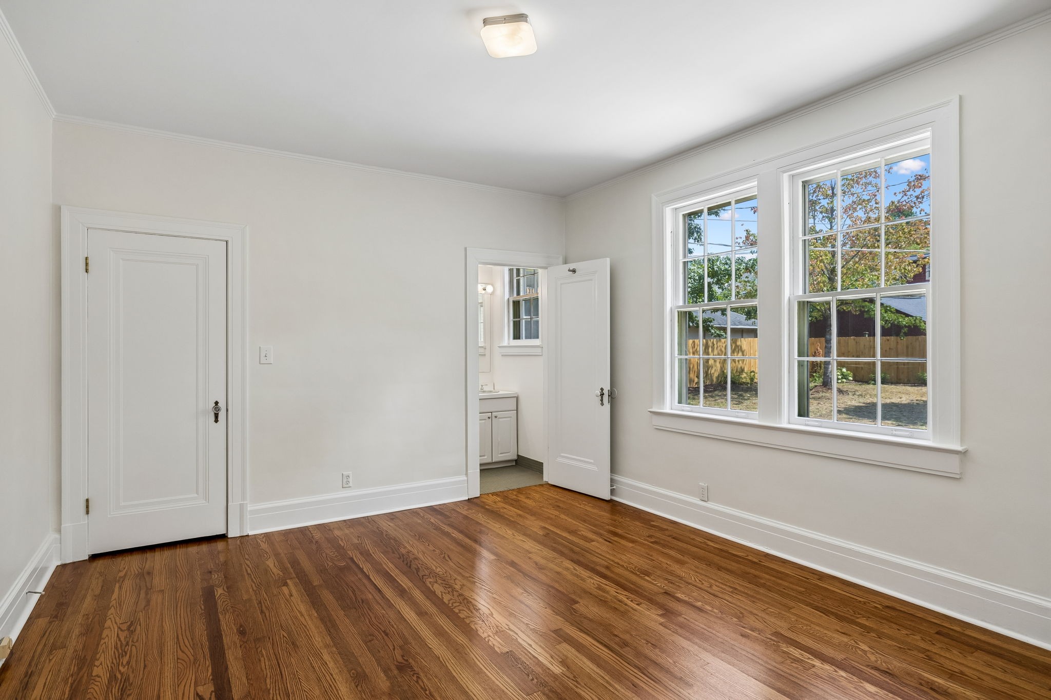 216 Lauderdale Rd
