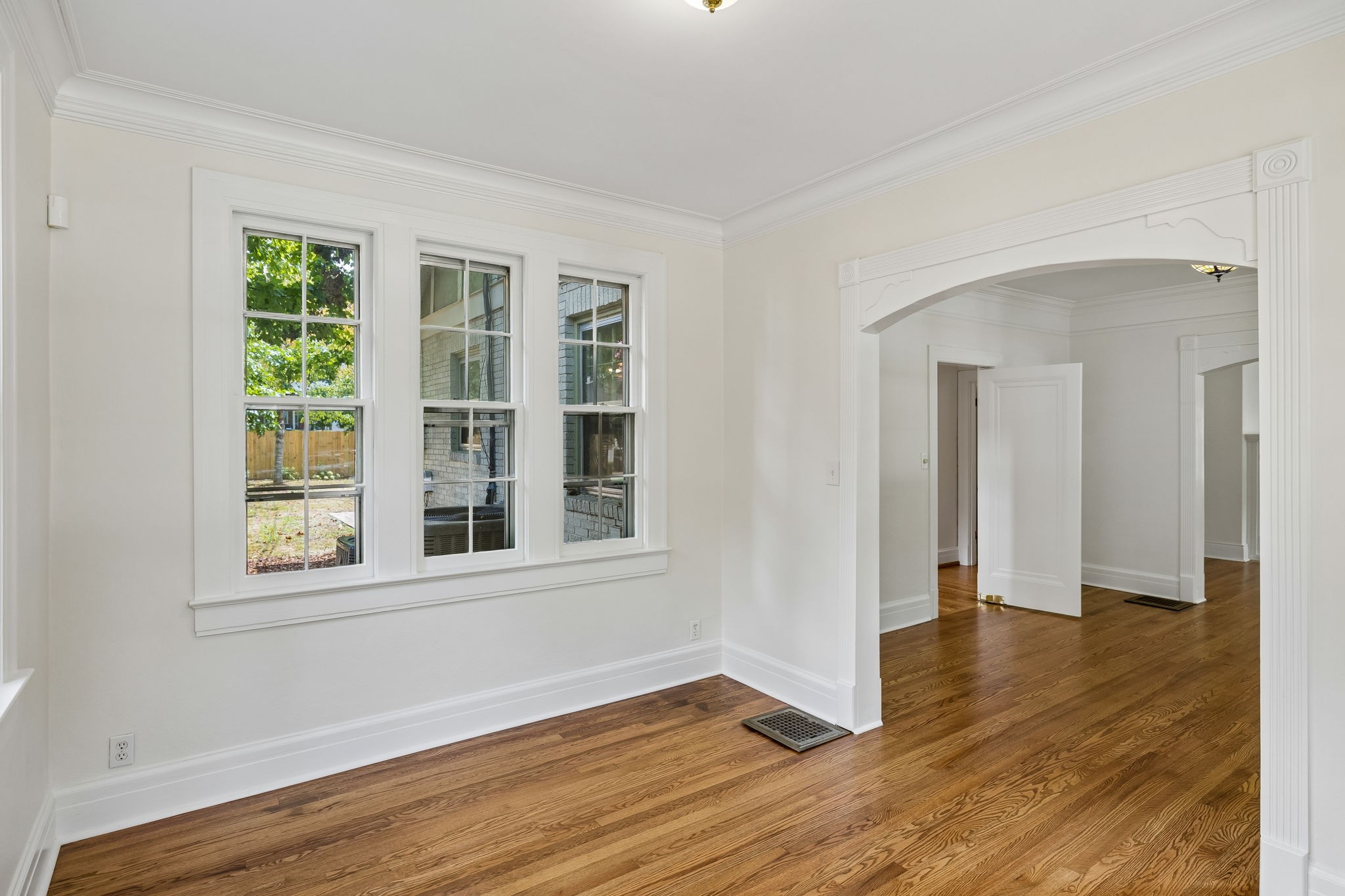 216 Lauderdale Rd