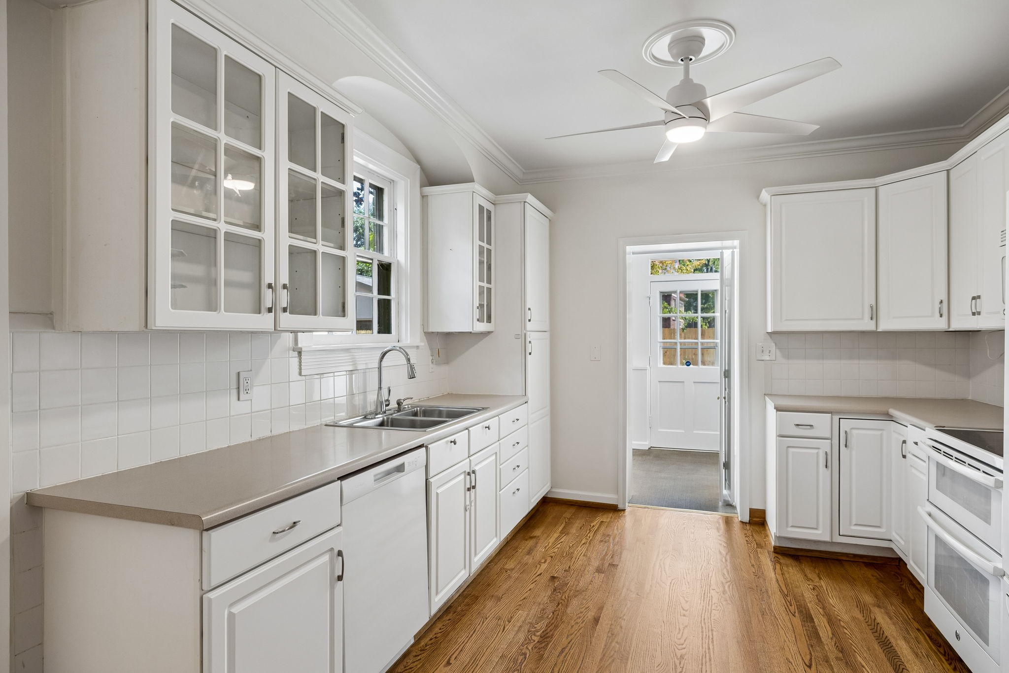 216 Lauderdale Rd