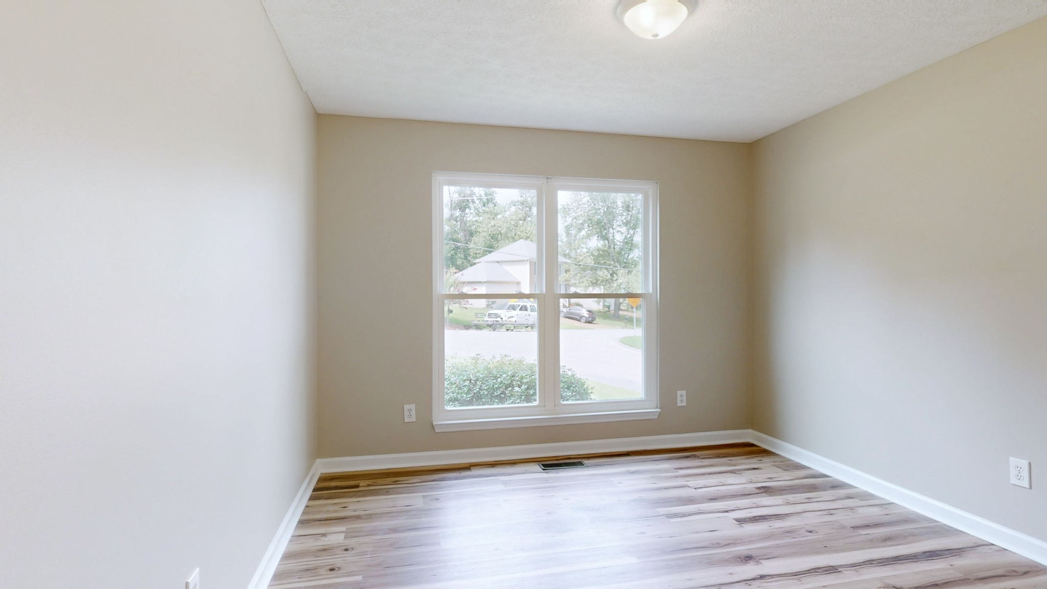 2708 Leesa Ann Ln