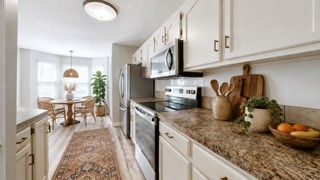 2708 Leesa Ann Ln