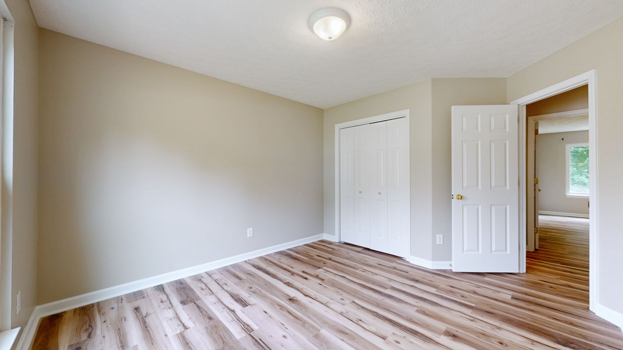 2708 Leesa Ann Ln