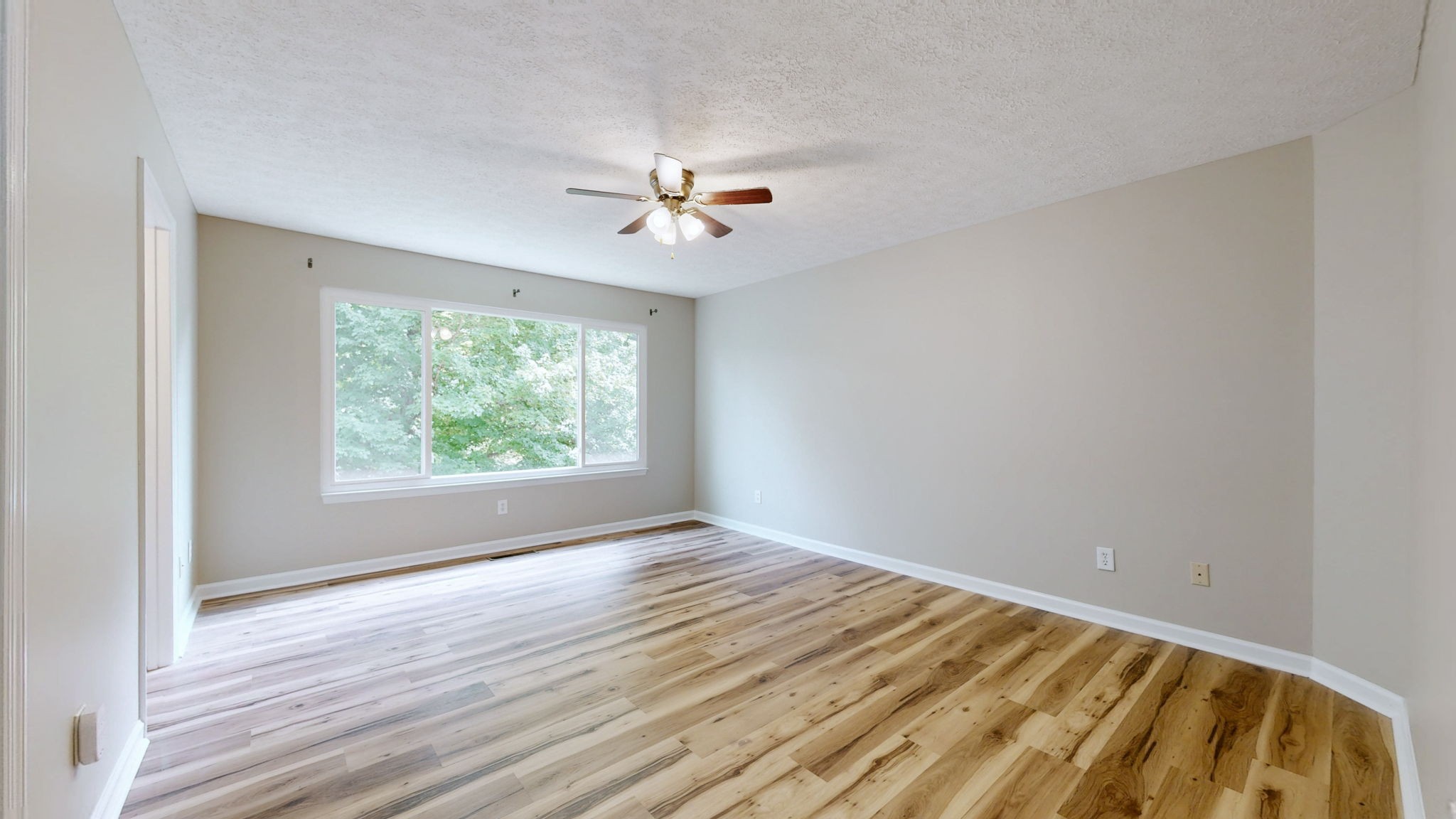 2708 Leesa Ann Ln