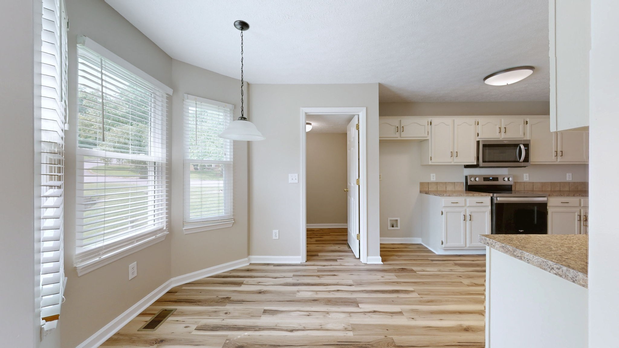 2708 Leesa Ann Ln