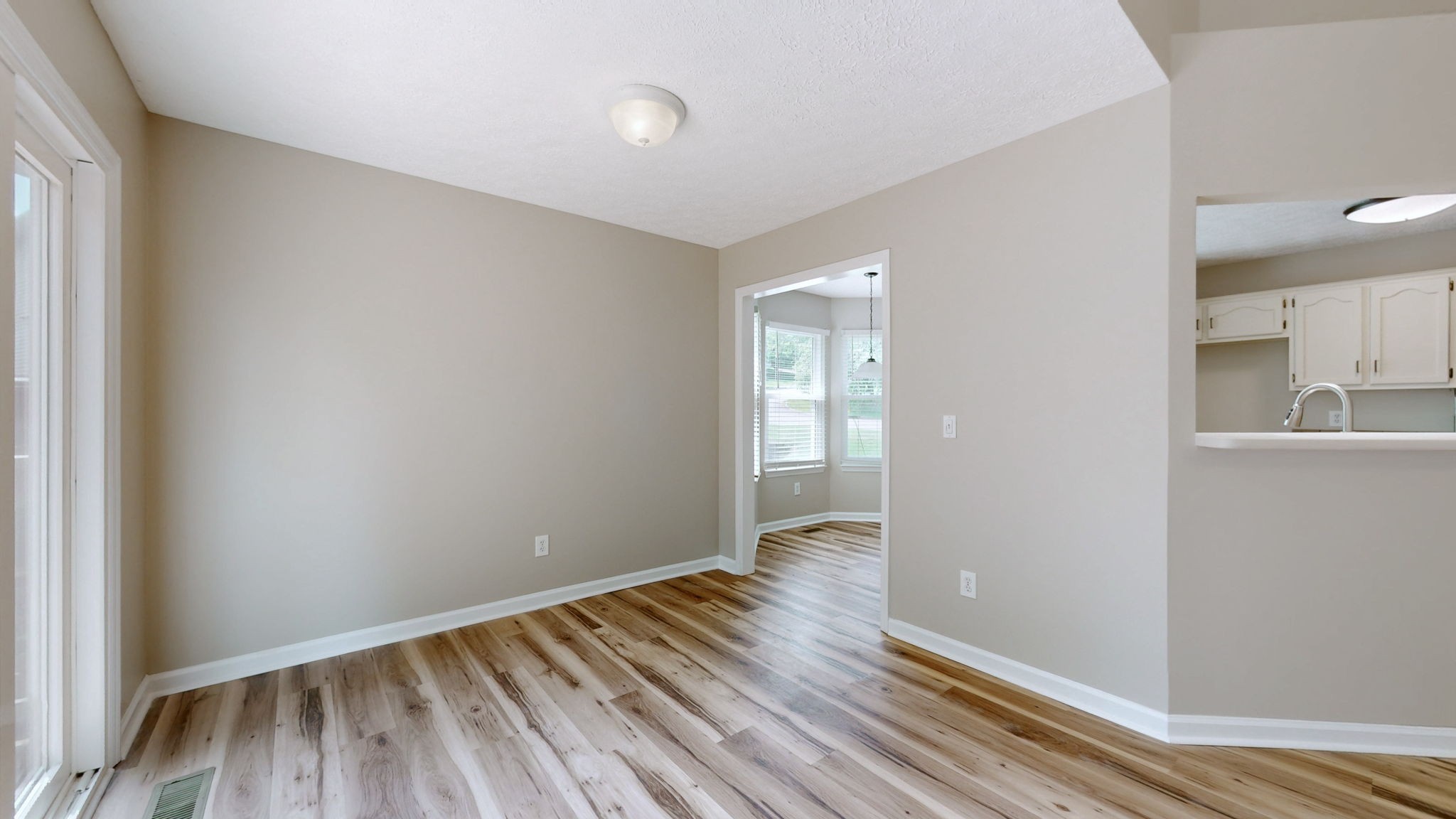 2708 Leesa Ann Ln