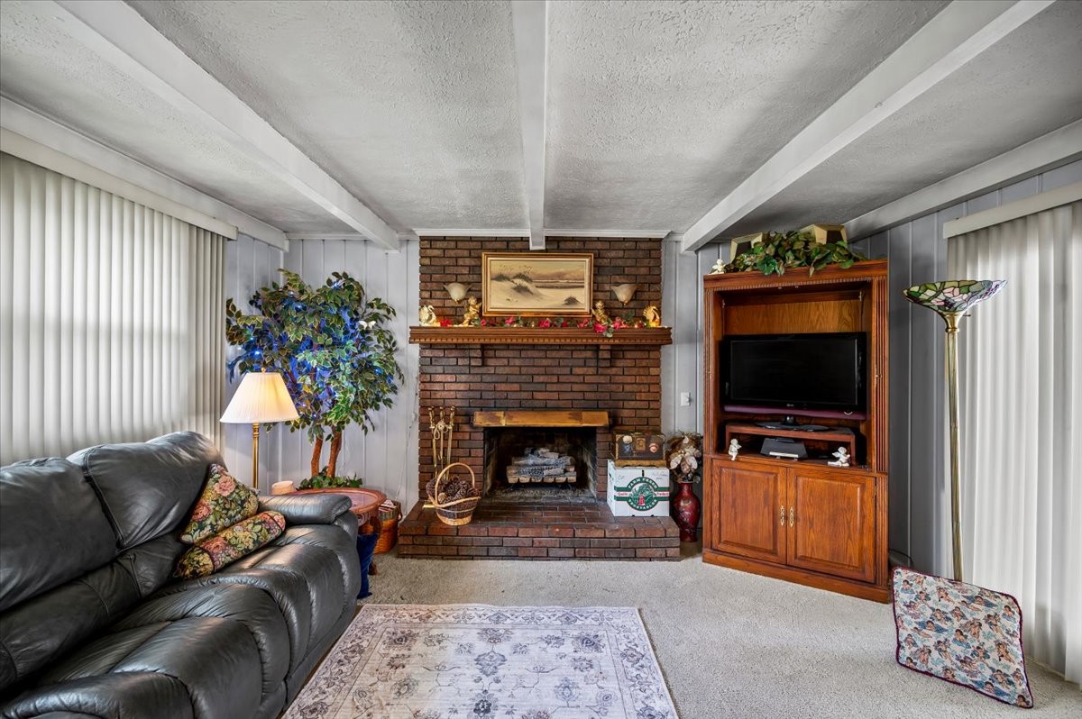 302 Utley Dr